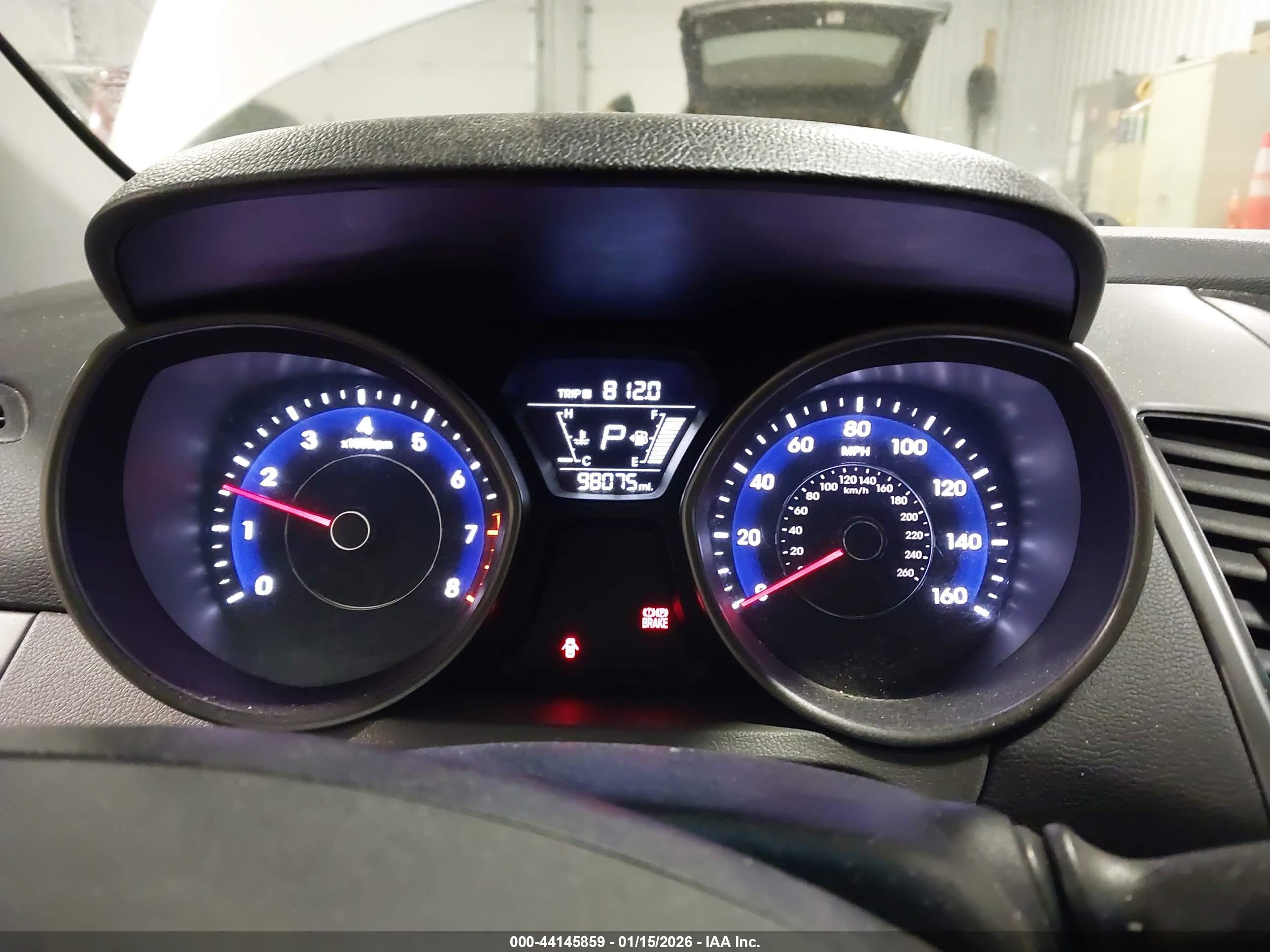 HYUNDAI ELANTRA image 7