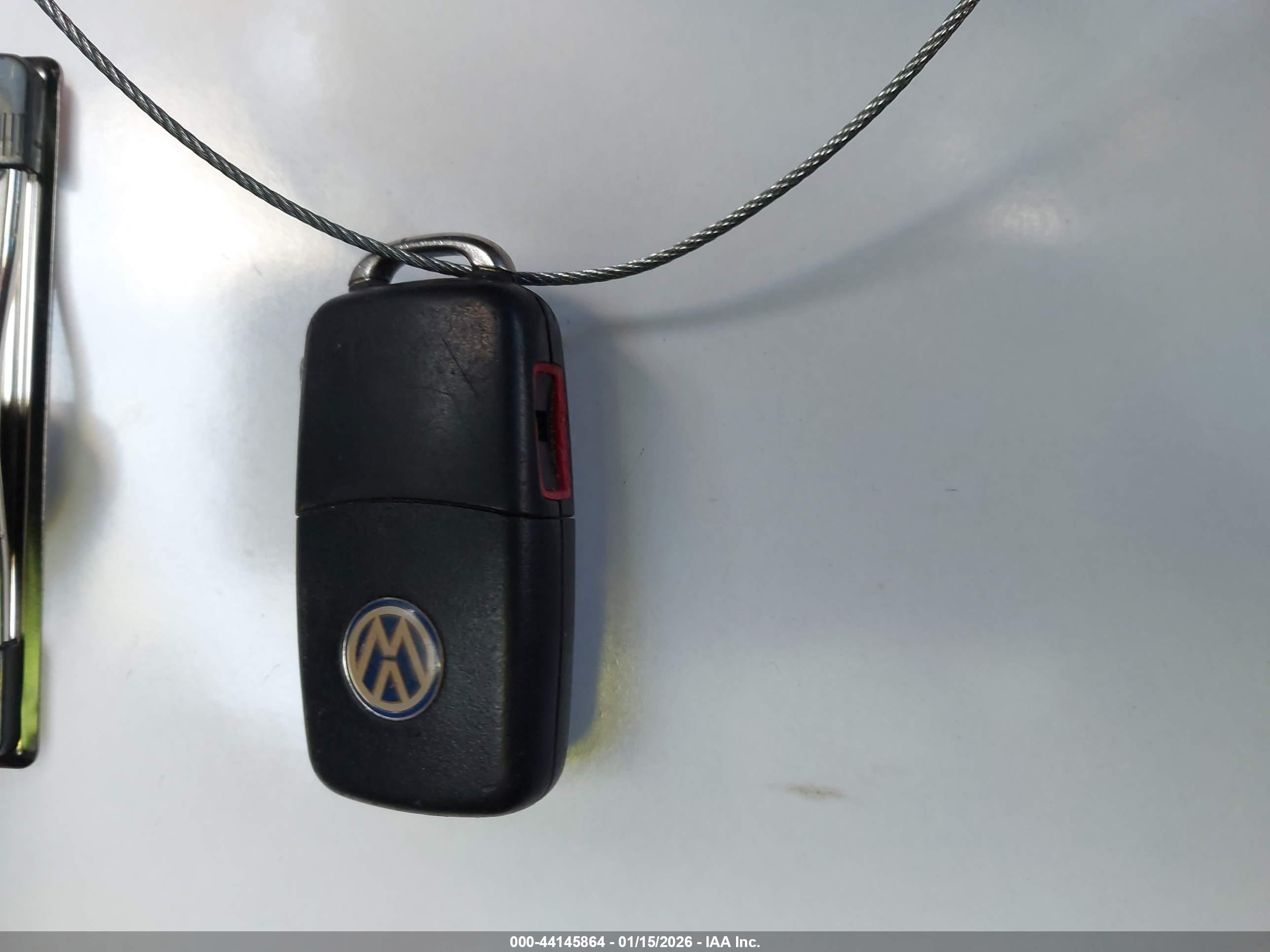 VOLKSWAGEN TIGUAN image 11