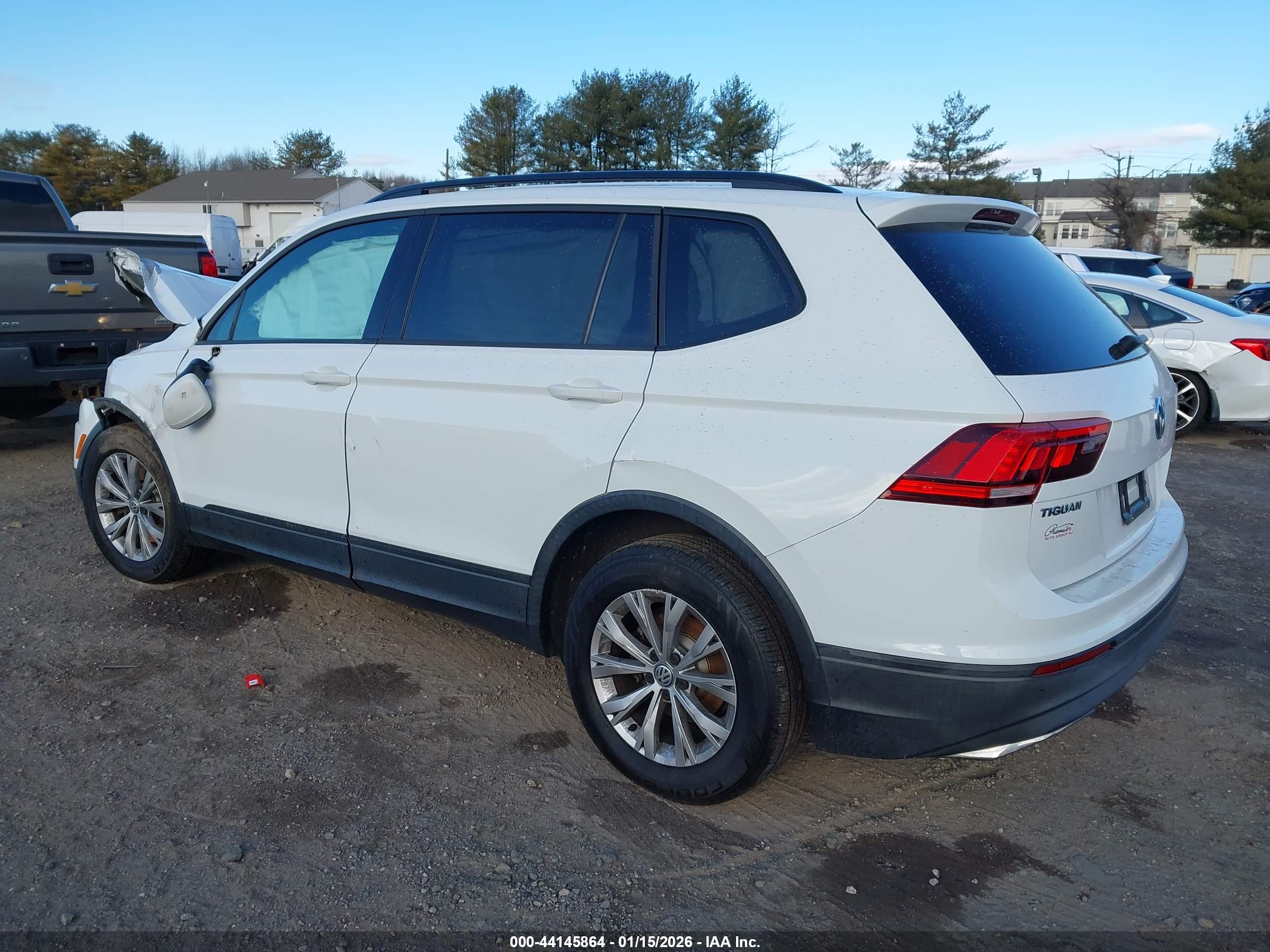 VOLKSWAGEN TIGUAN image 3
