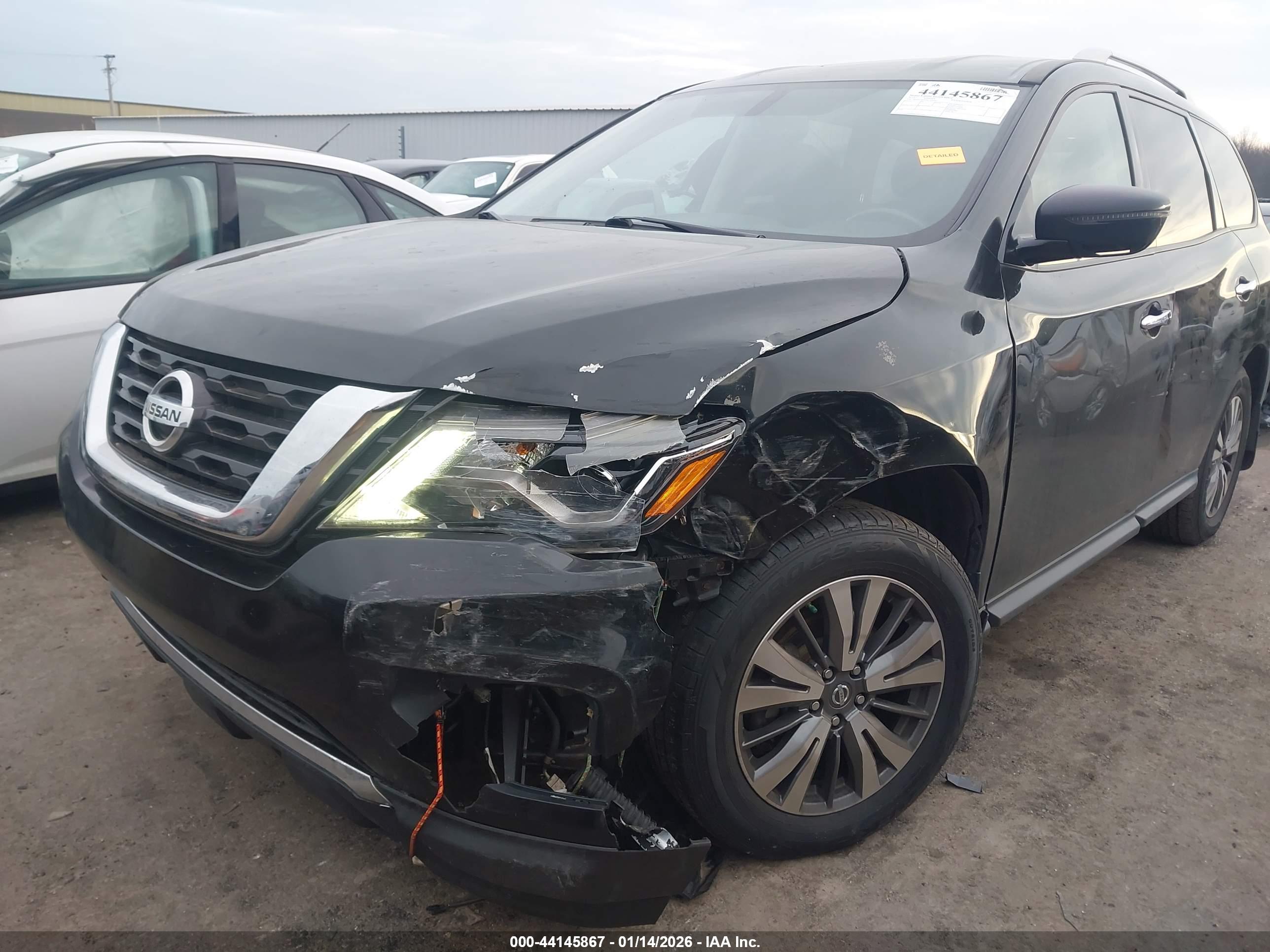 NISSAN PATHFINDER image 6