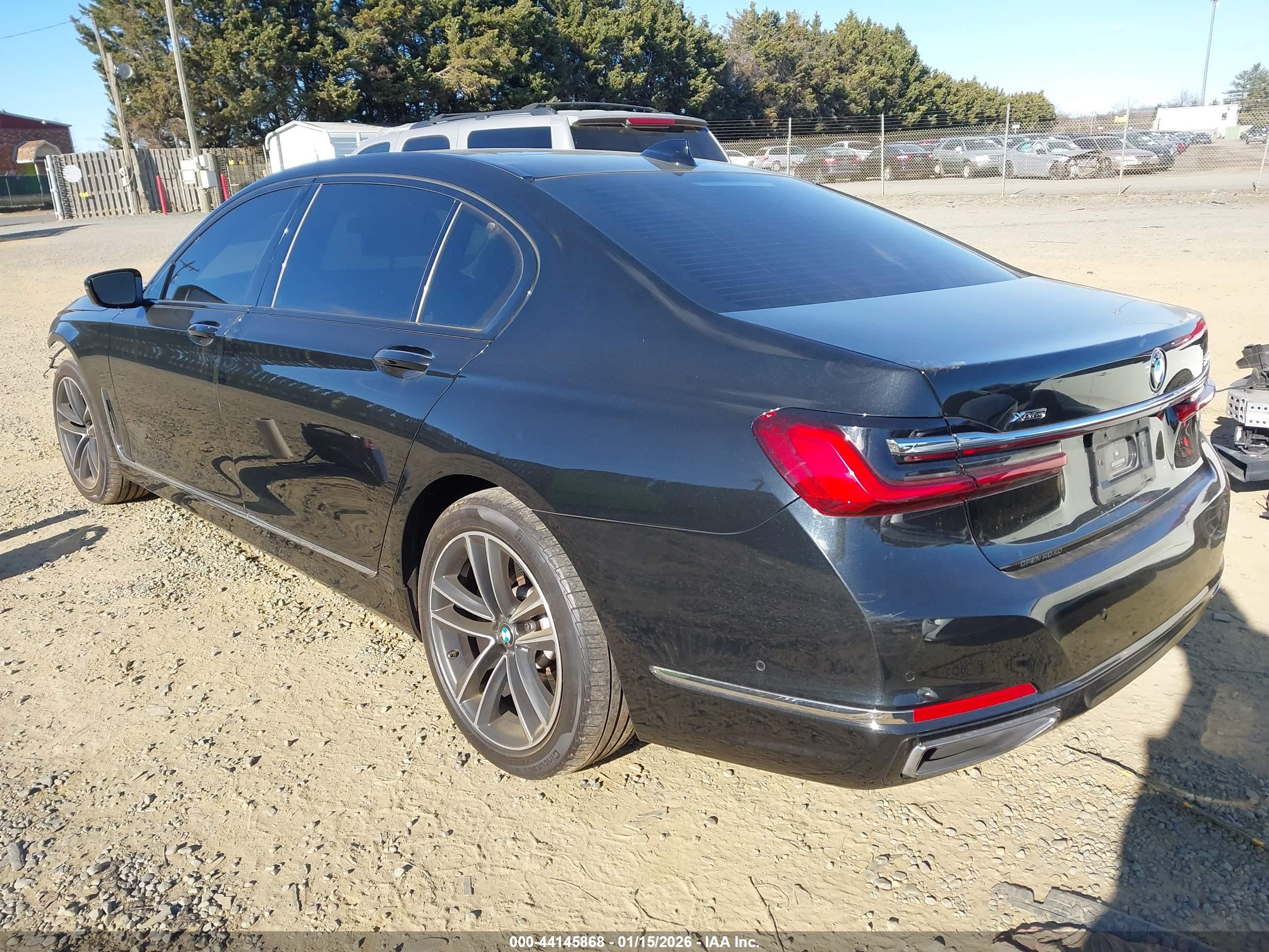 BMW 750I image 3