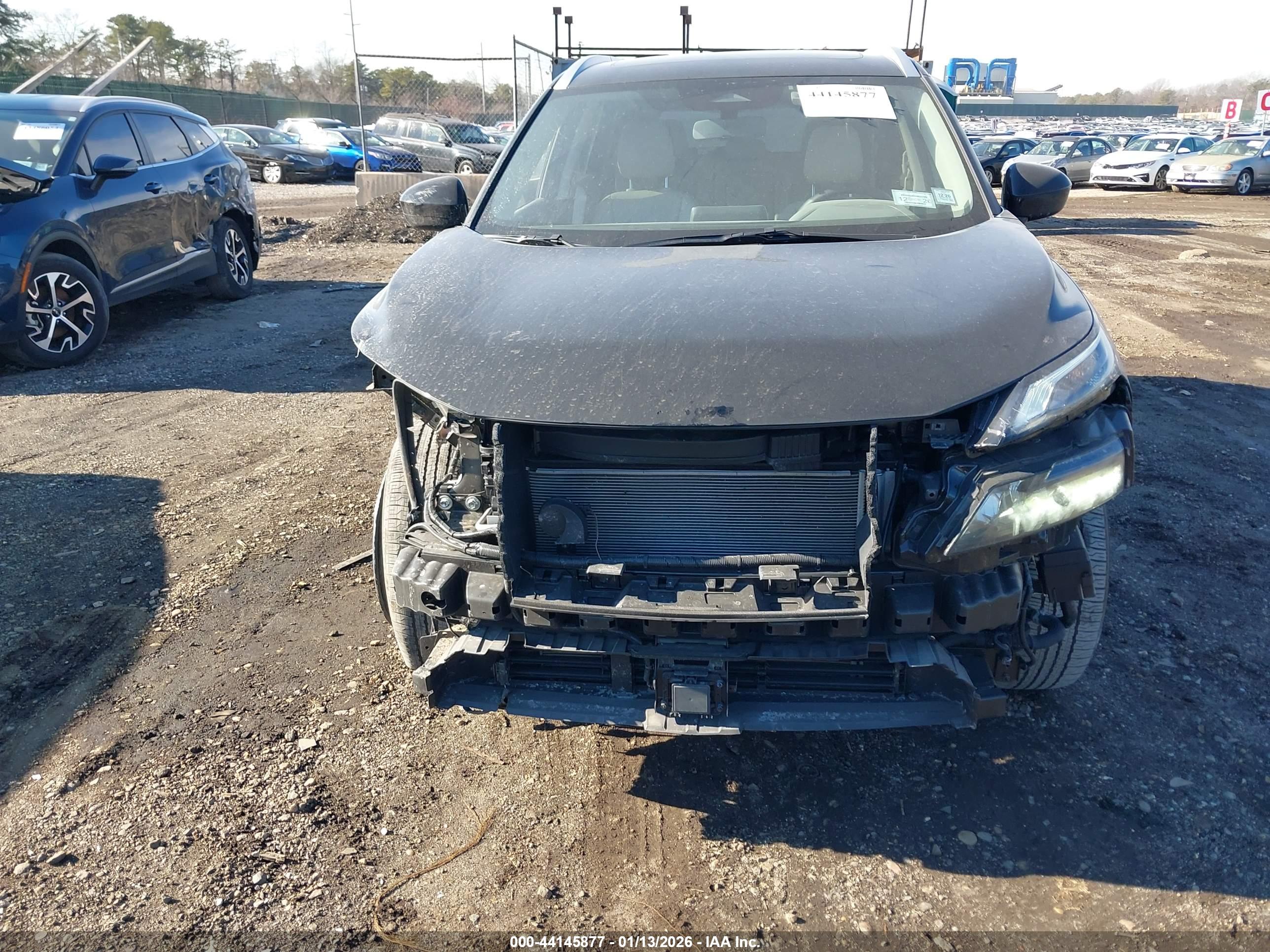 NISSAN ROGUE image 6