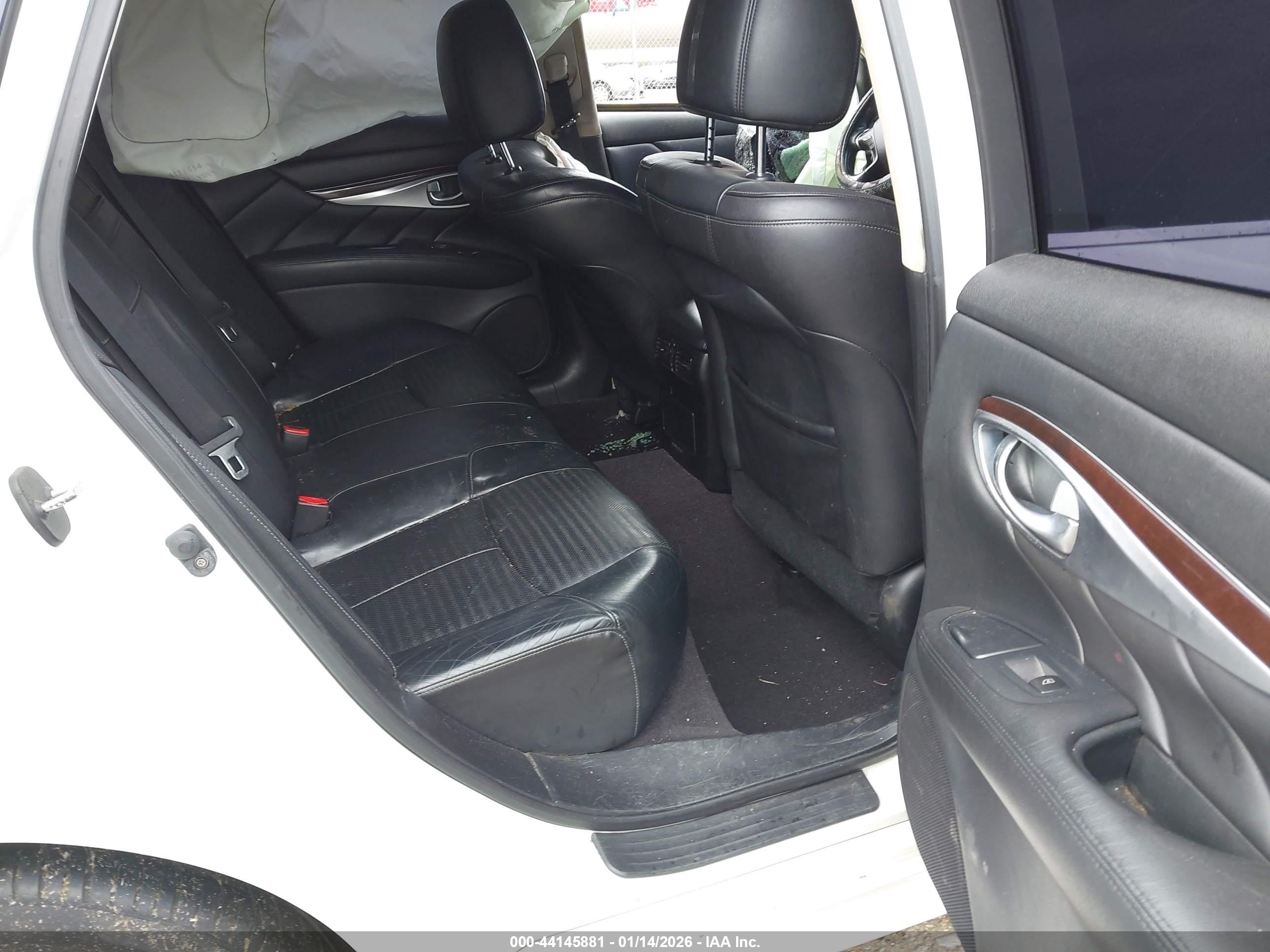 INFINITI M37 image 8