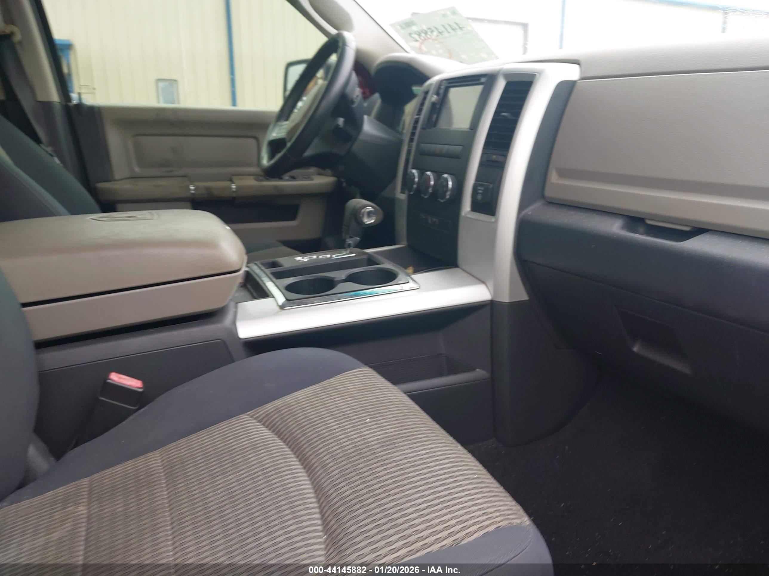 DODGE RAM image 5