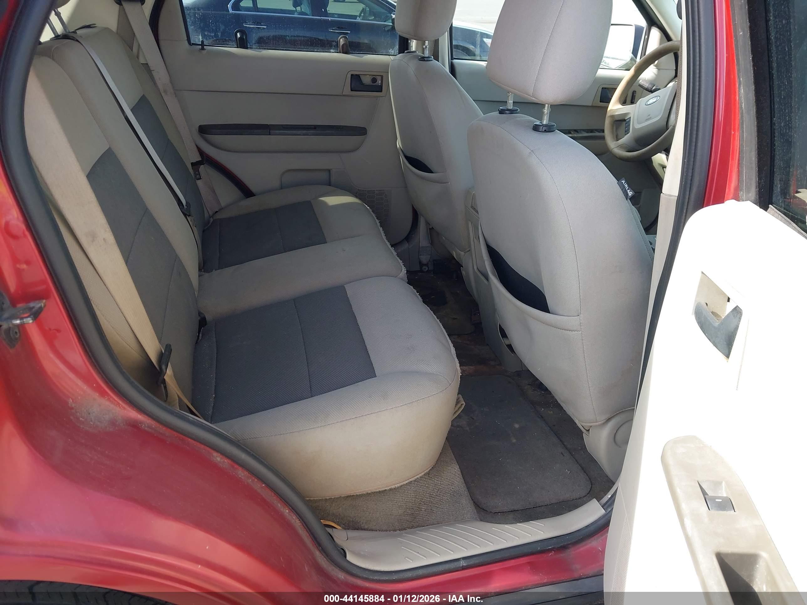 FORD ESCAPE image 8