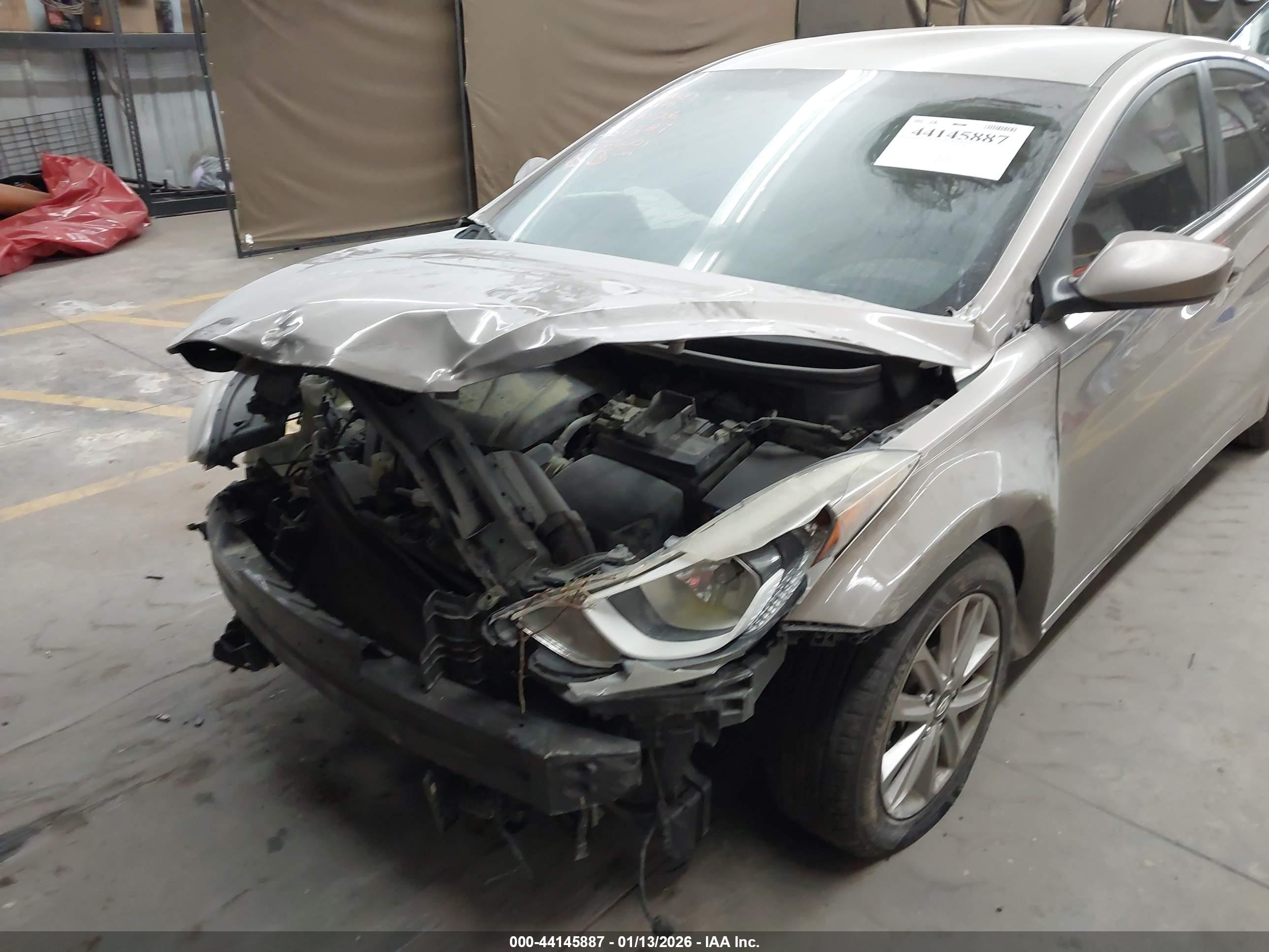 HYUNDAI ELANTRA image 6