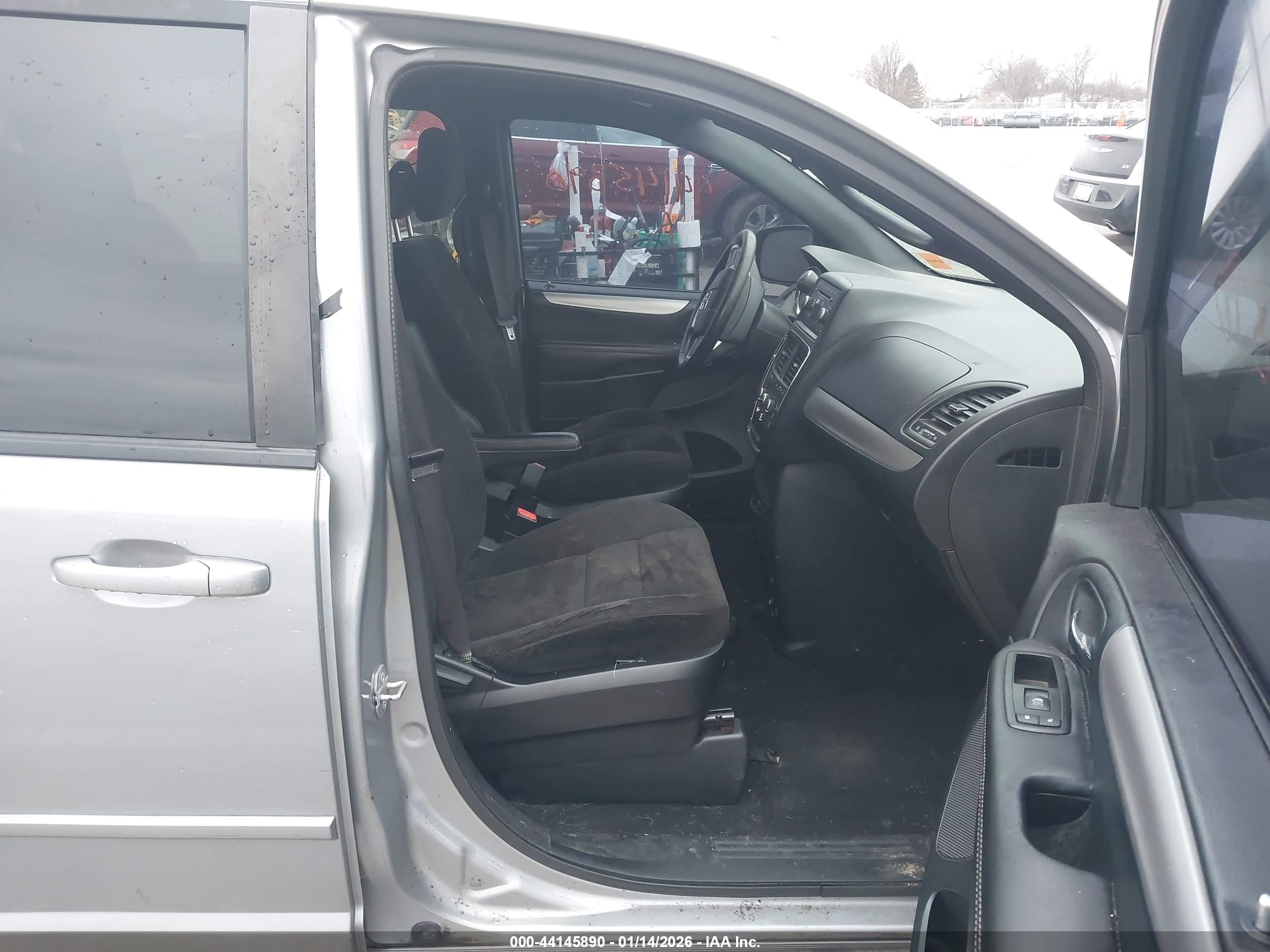 DODGE GRAND image 5
