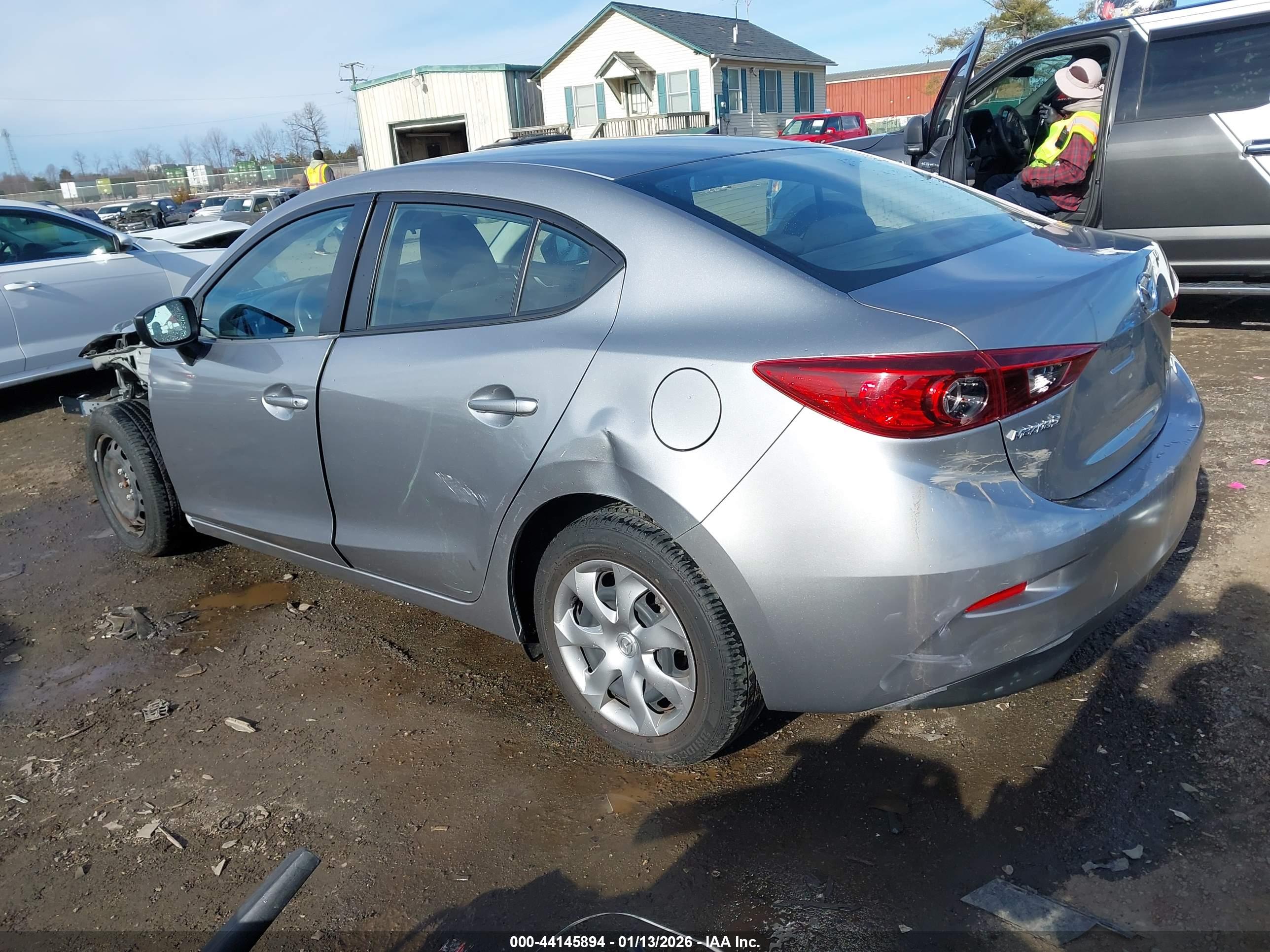 MAZDA MAZDA3 image 3
