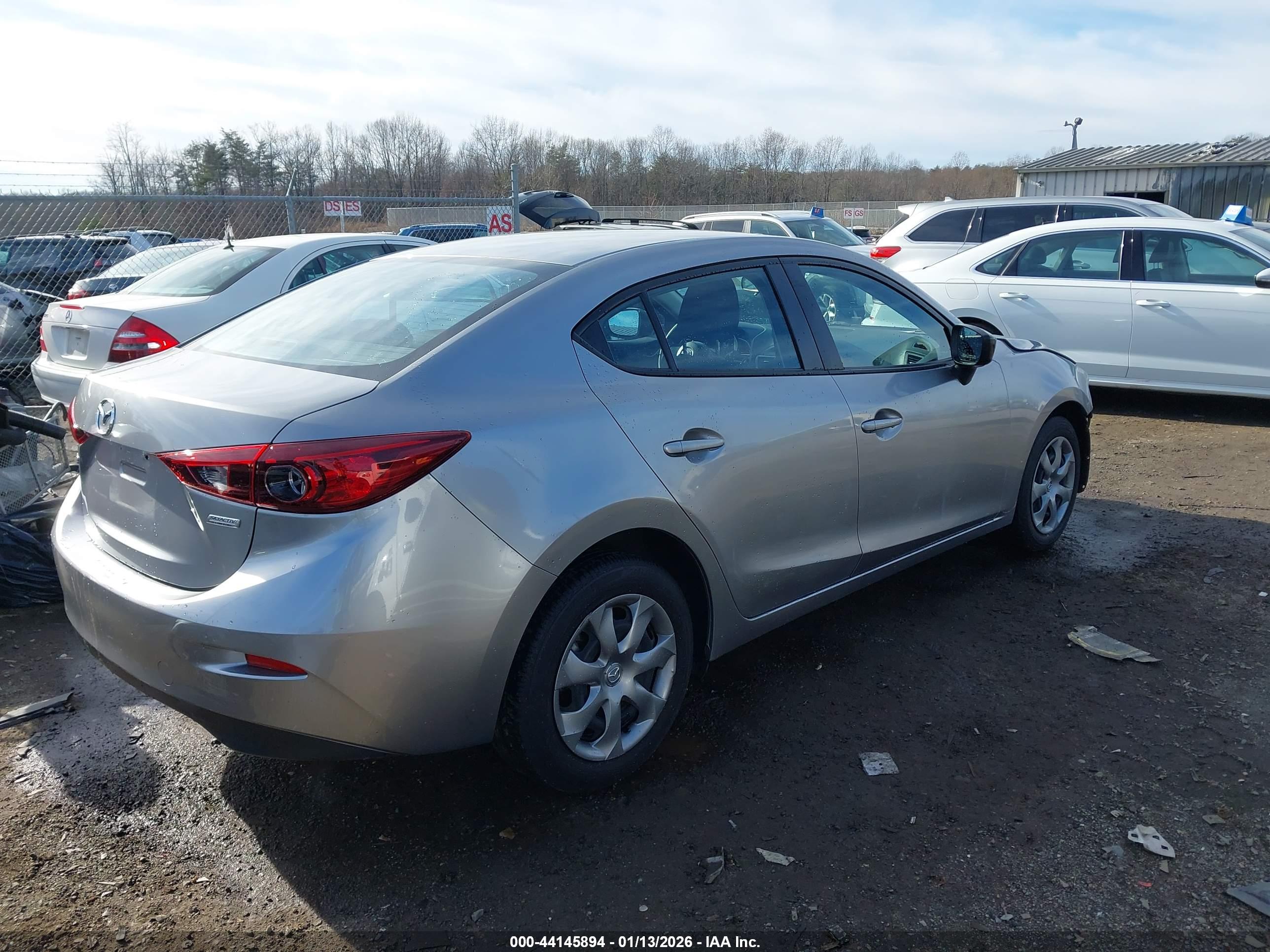 MAZDA MAZDA3 image 4
