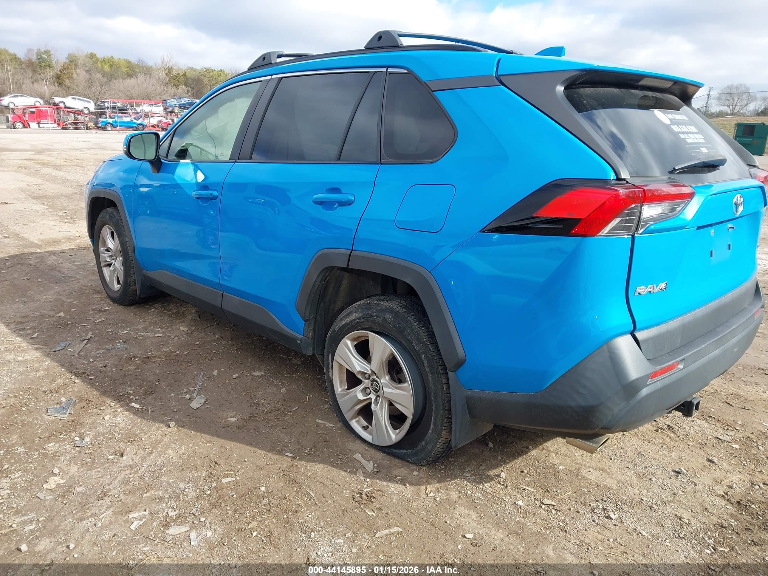 TOYOTA RAV4 image 3