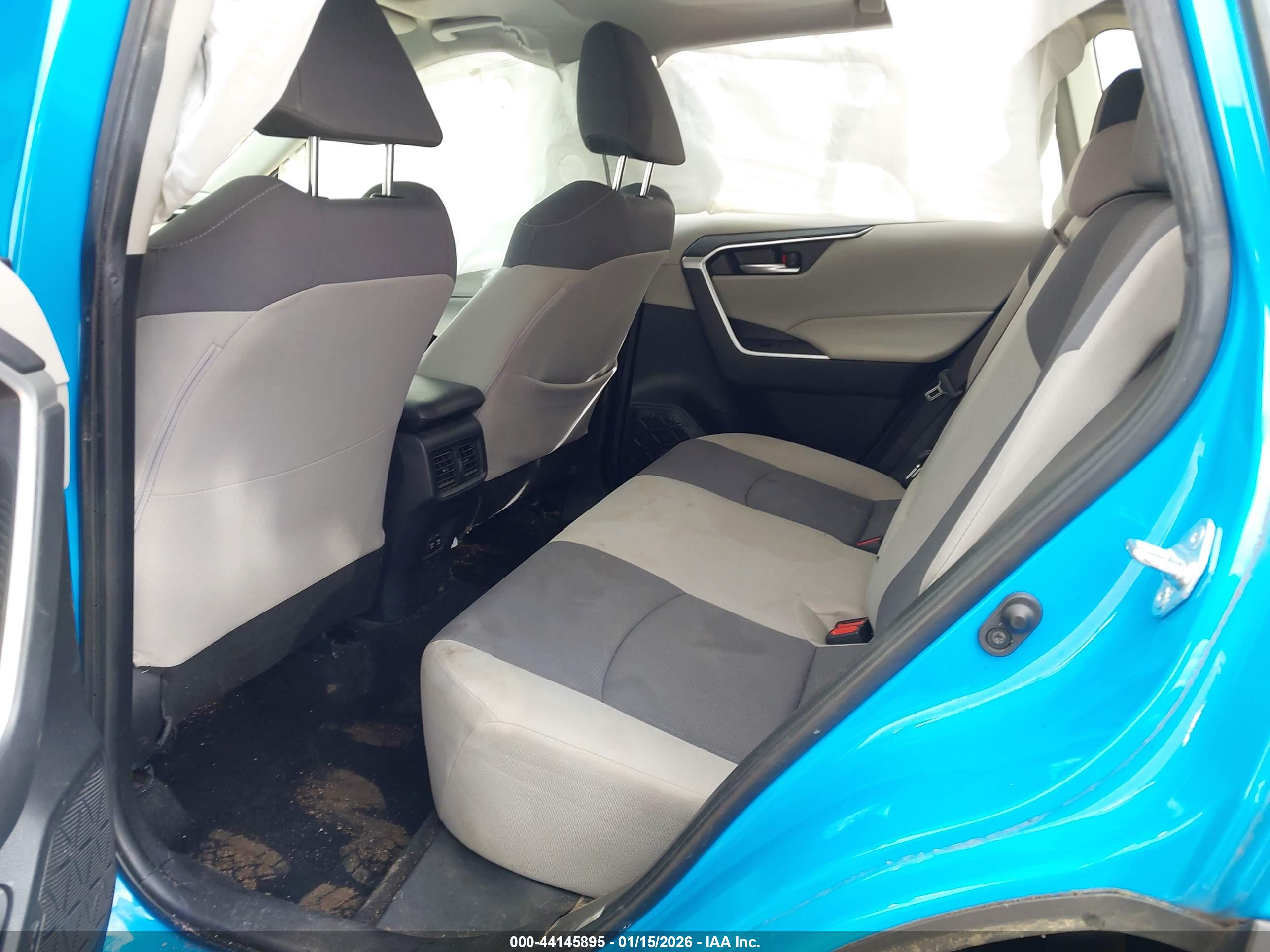 TOYOTA RAV4 image 8
