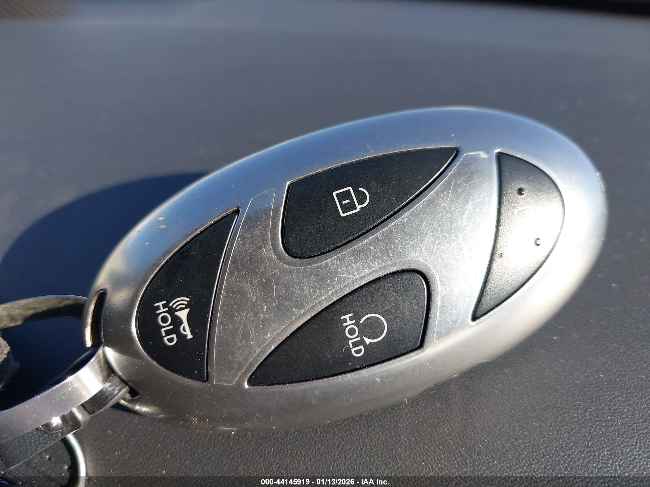 HYUNDAI SANTA image 11