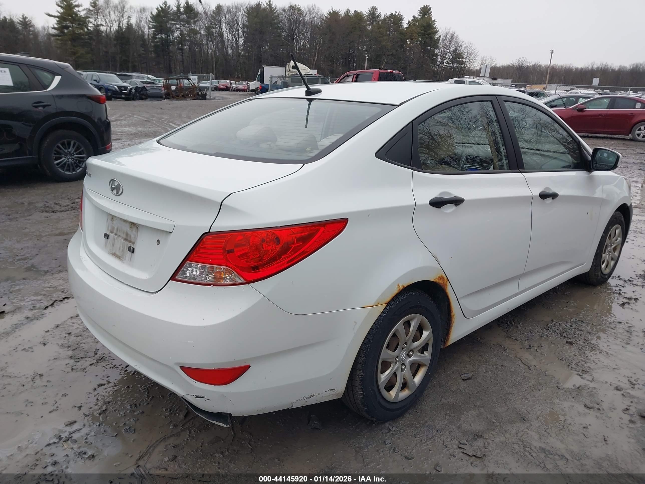 HYUNDAI ACCENT image 4