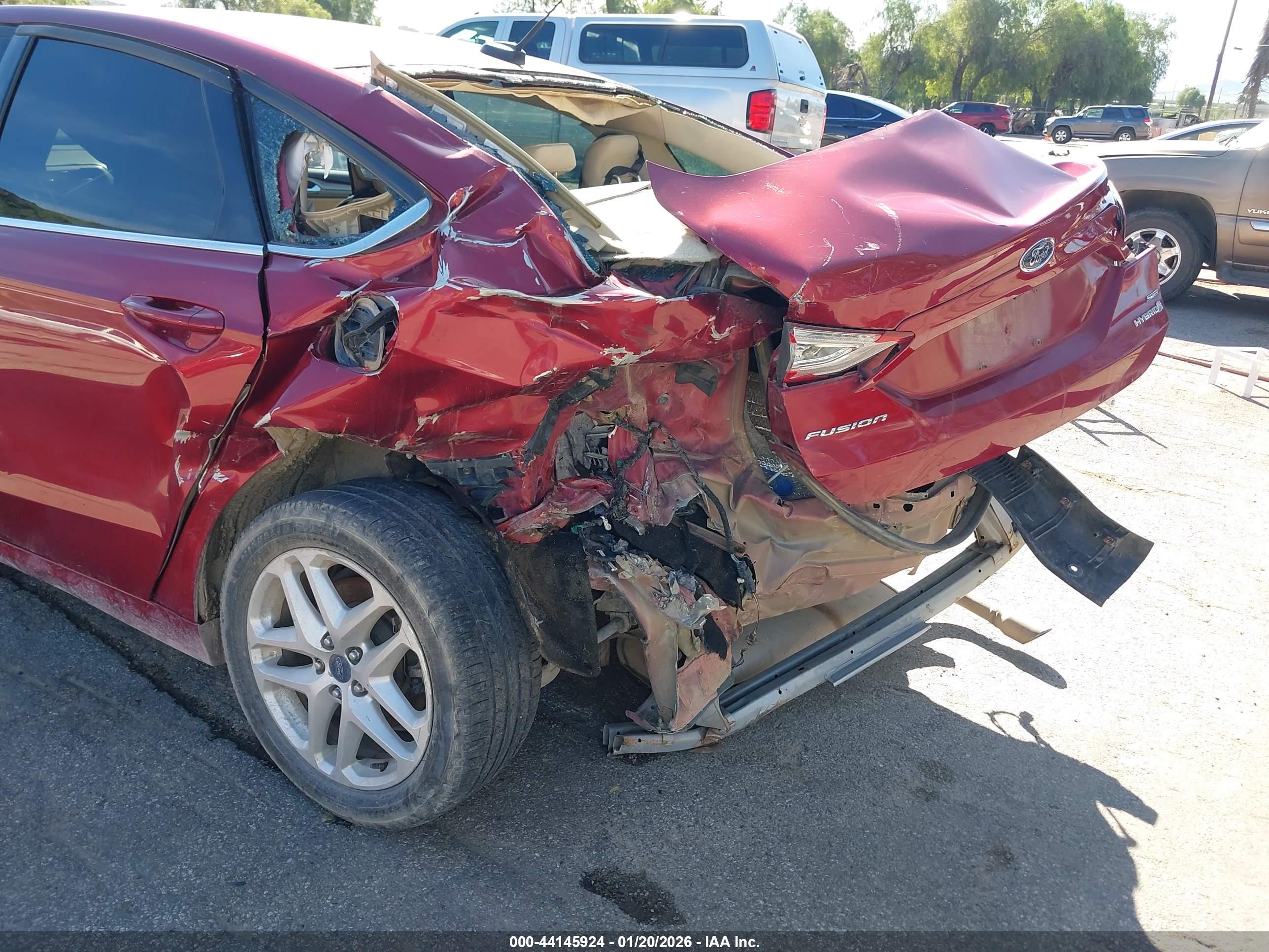 FORD FUSION image 6