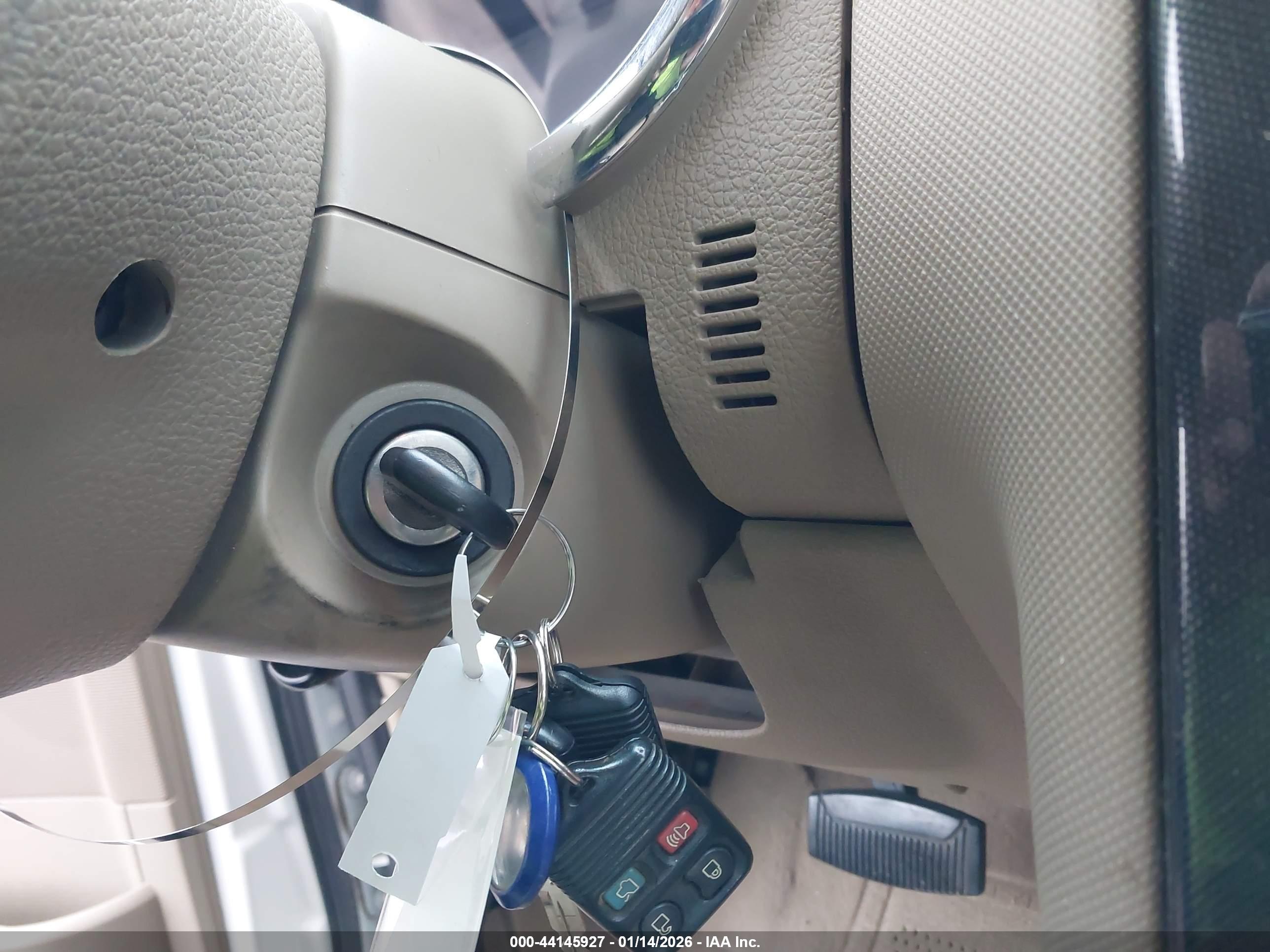 FORD EXPLORER image 11