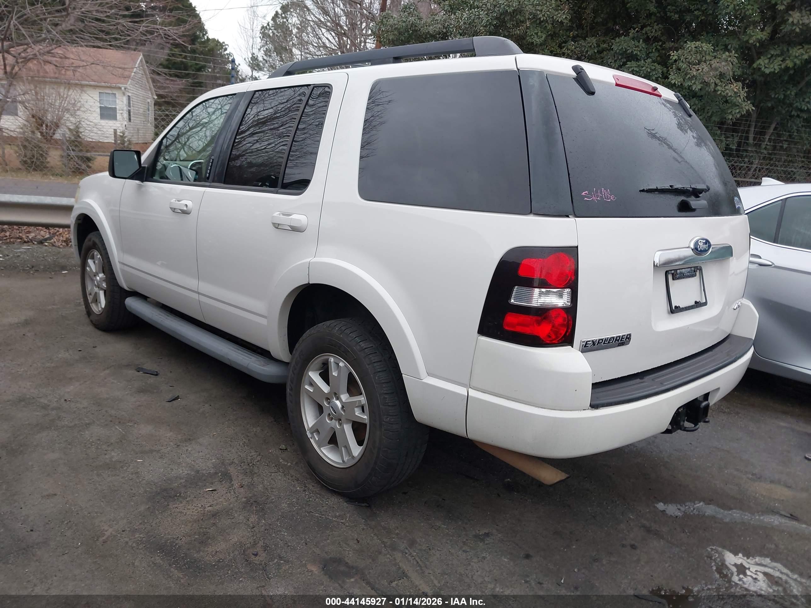 FORD EXPLORER image 3