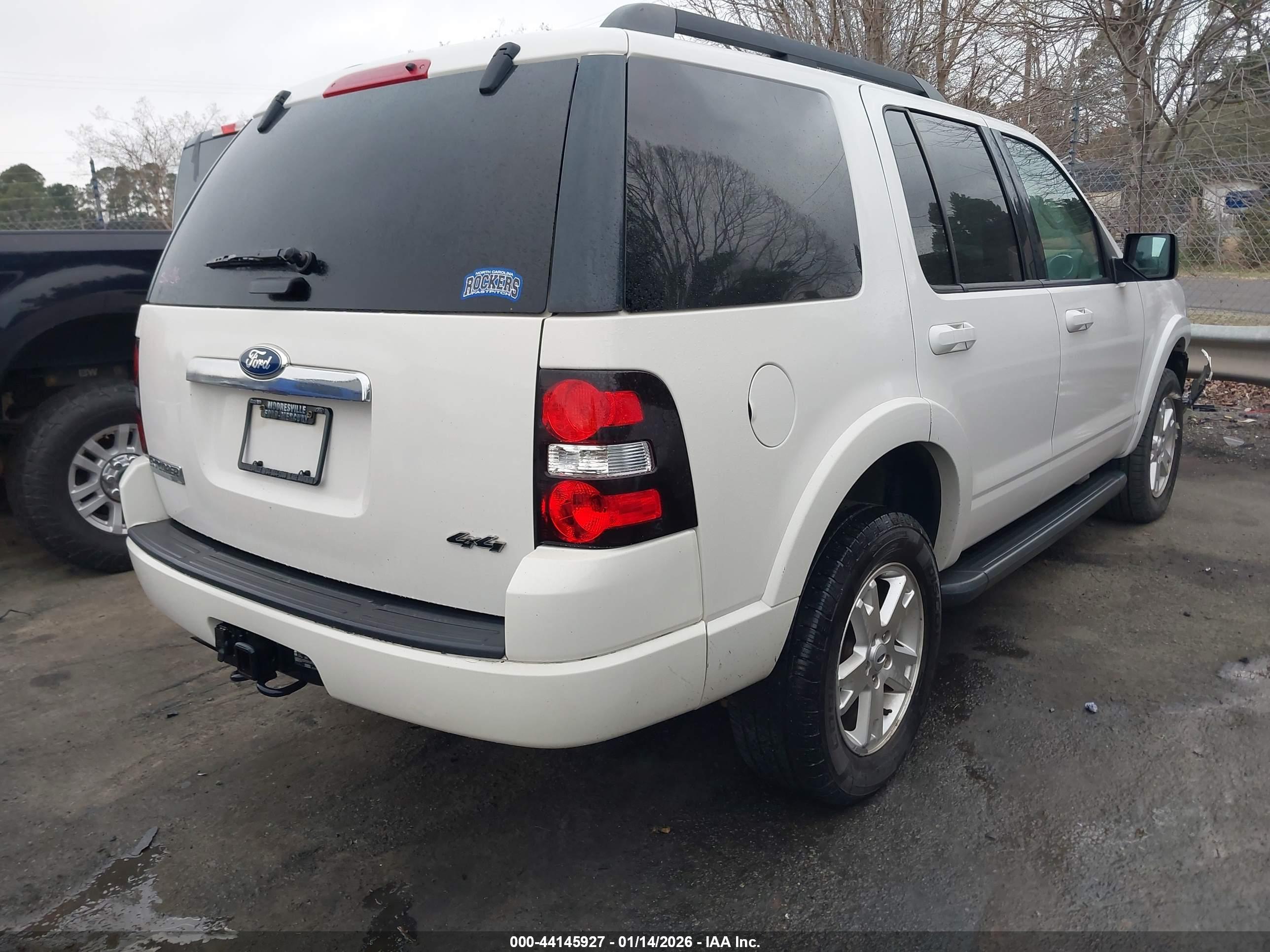 FORD EXPLORER image 4