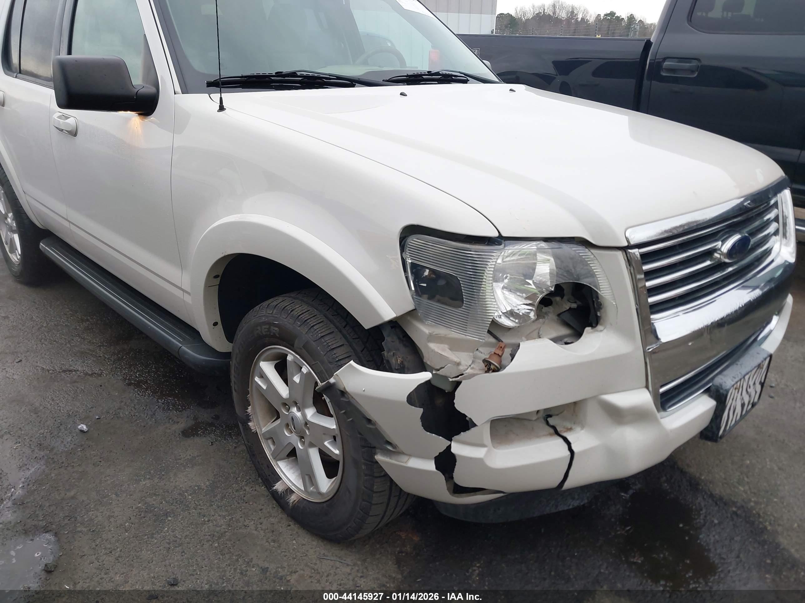FORD EXPLORER image 6