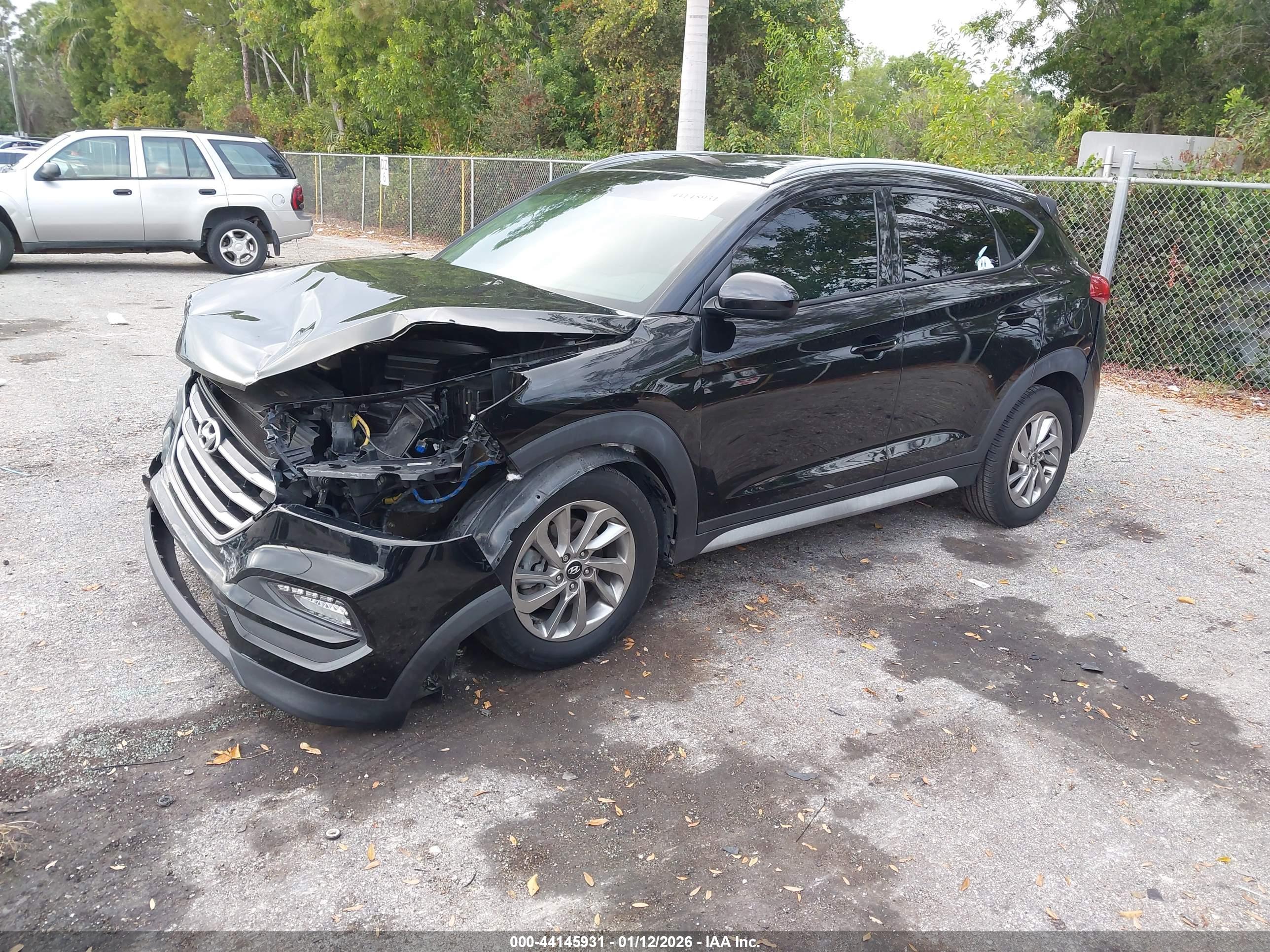 HYUNDAI TUCSON image 2