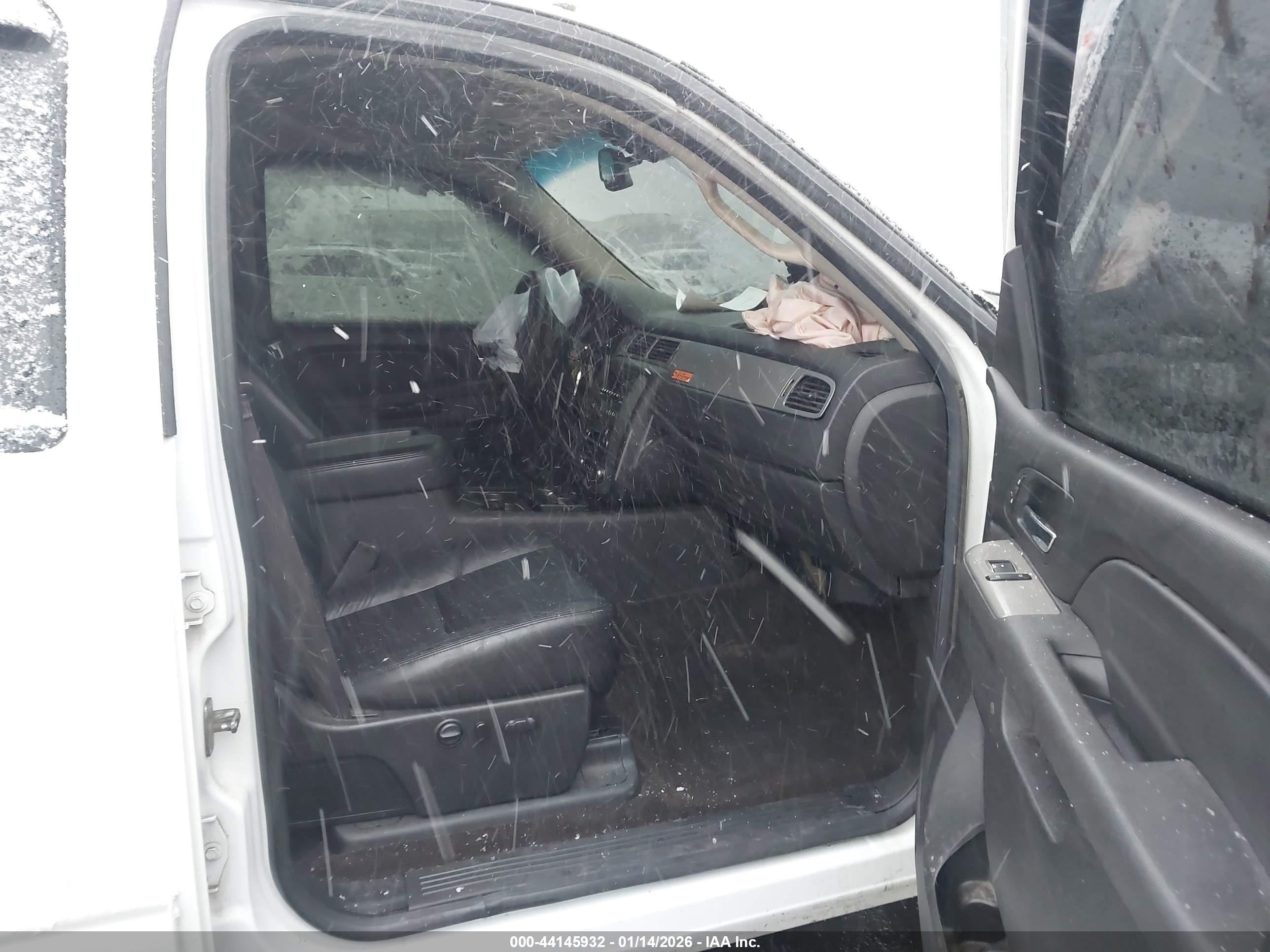 CHEVROLET SILVERADO image 5