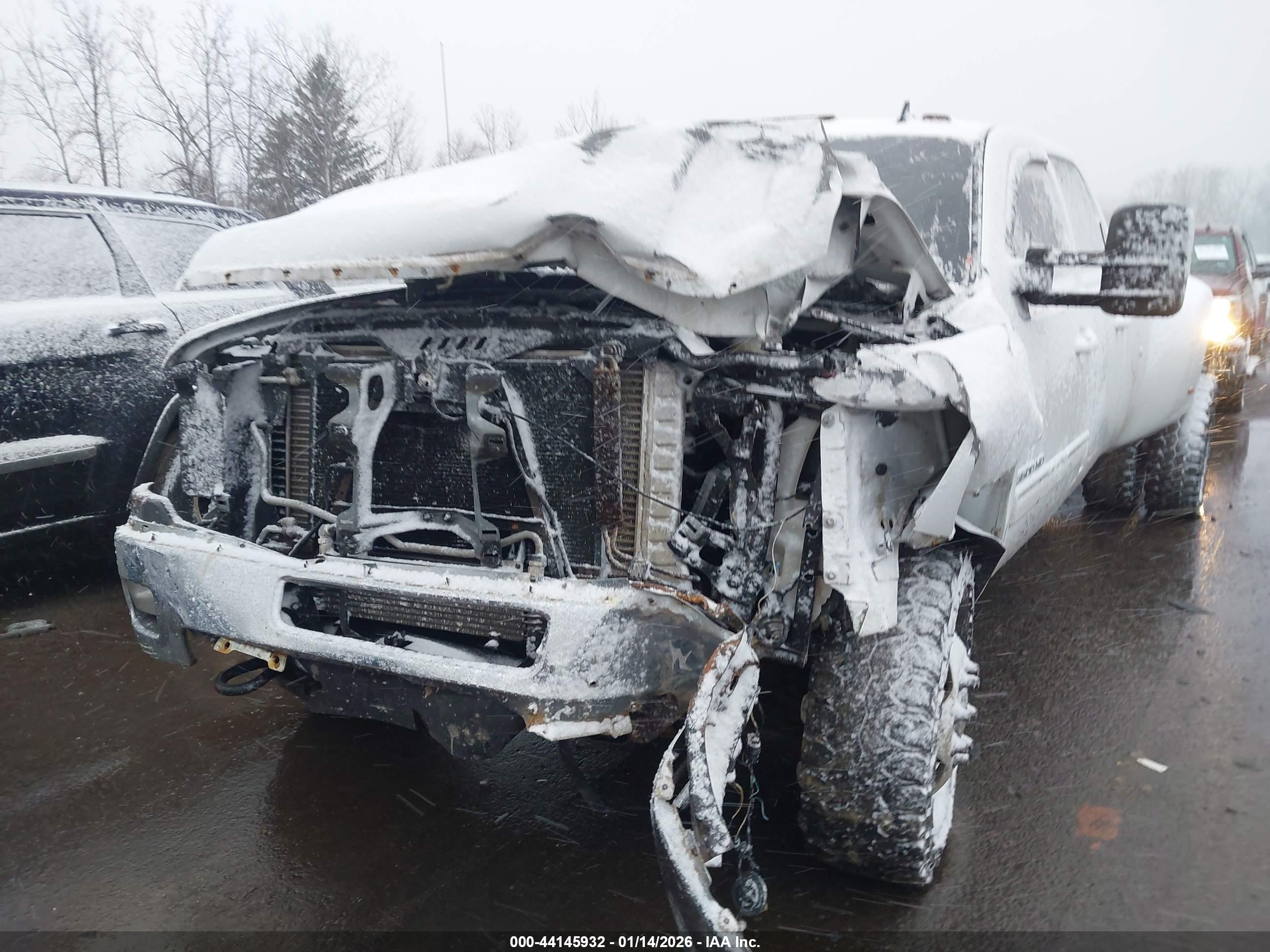 CHEVROLET SILVERADO image 6