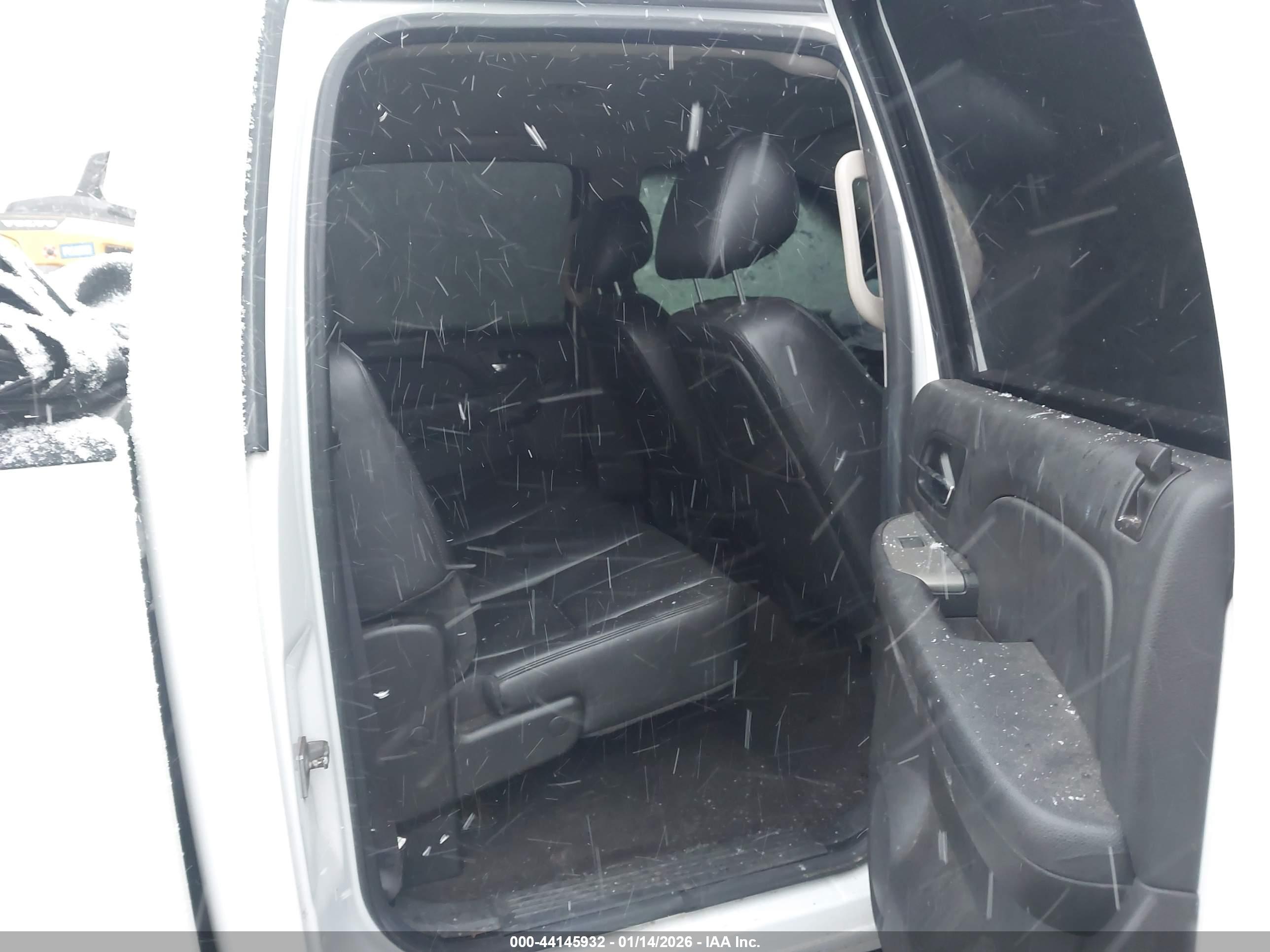 CHEVROLET SILVERADO image 8