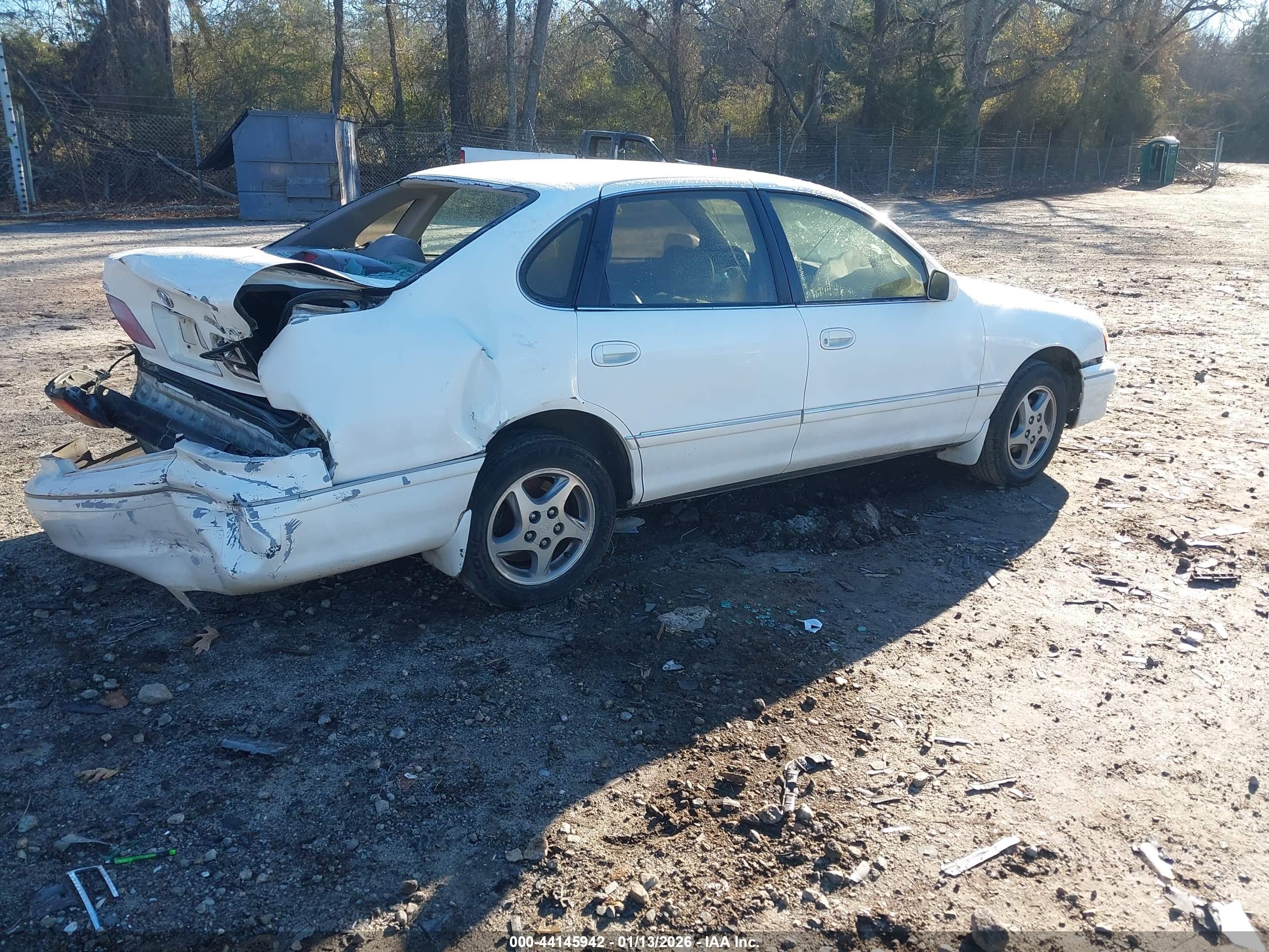 TOYOTA AVALON image 4