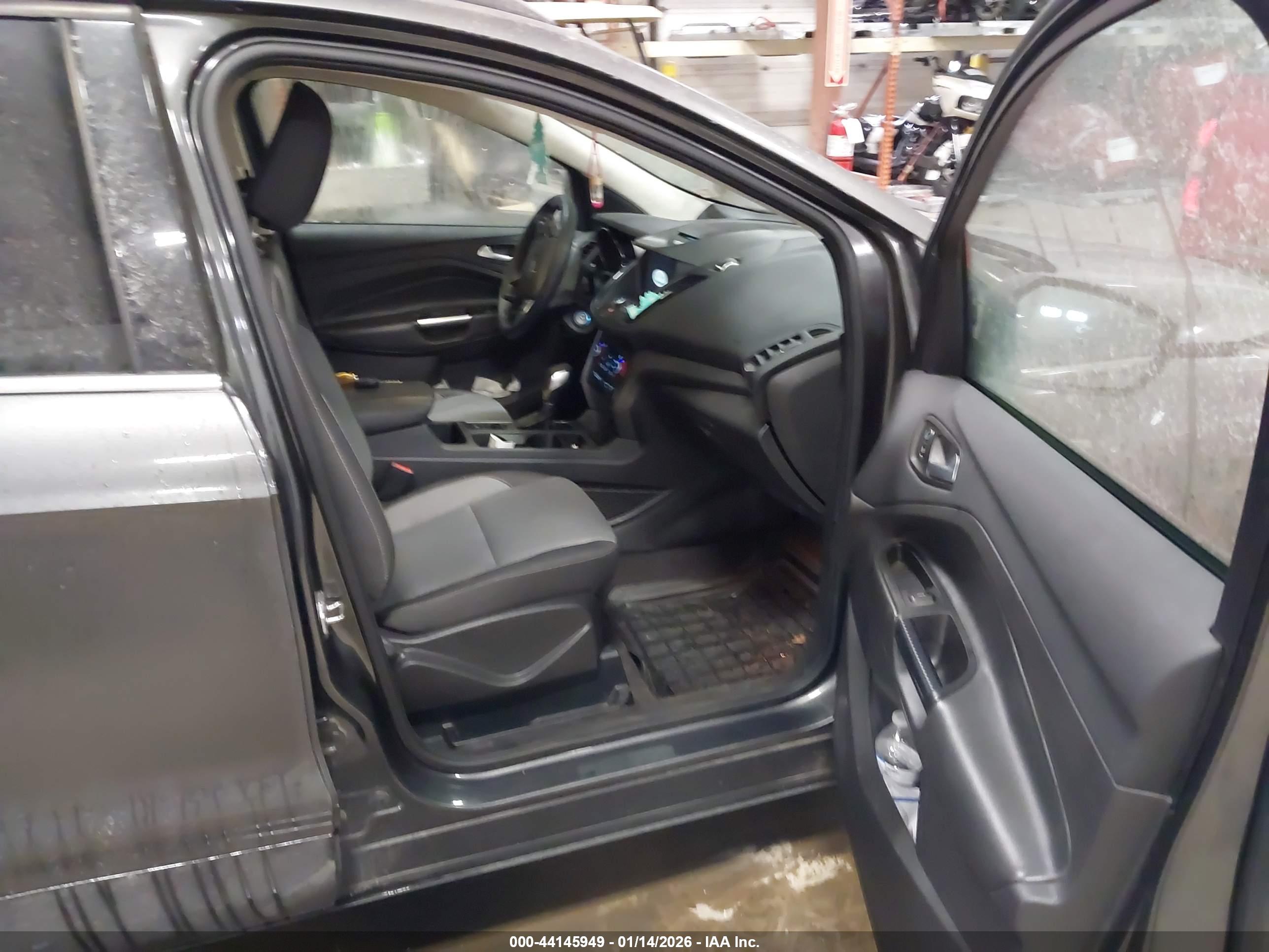 FORD ESCAPE image 5