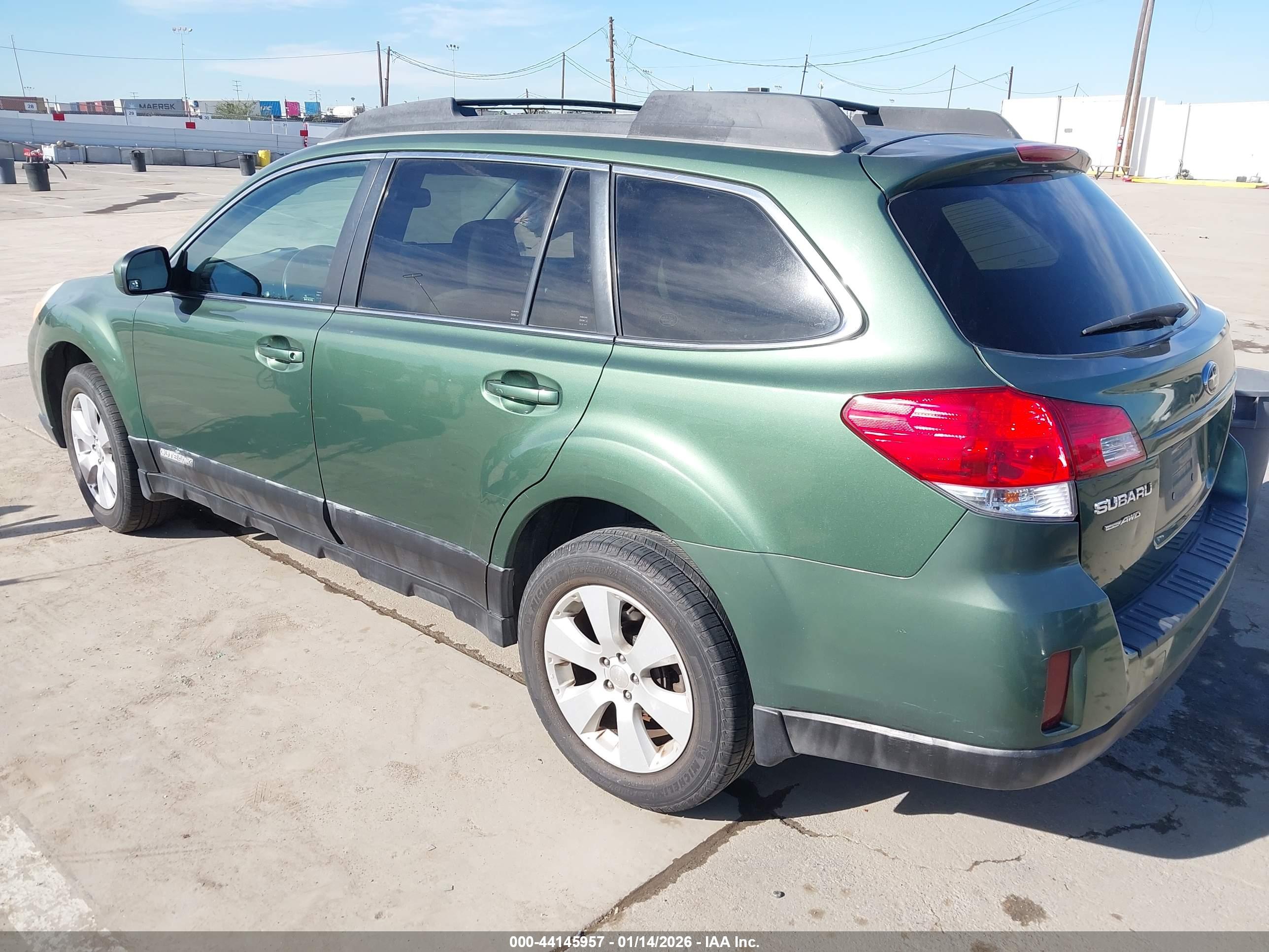 SUBARU OUTBACK image 3