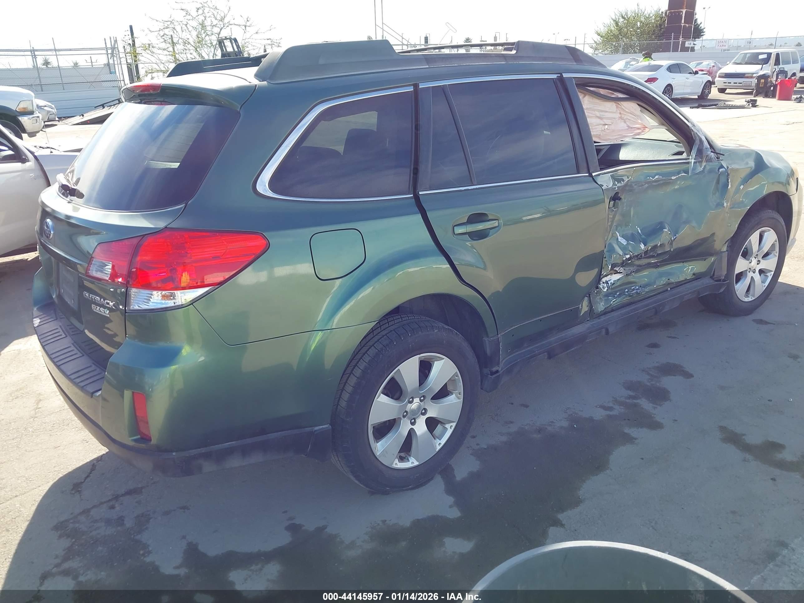 SUBARU OUTBACK image 4