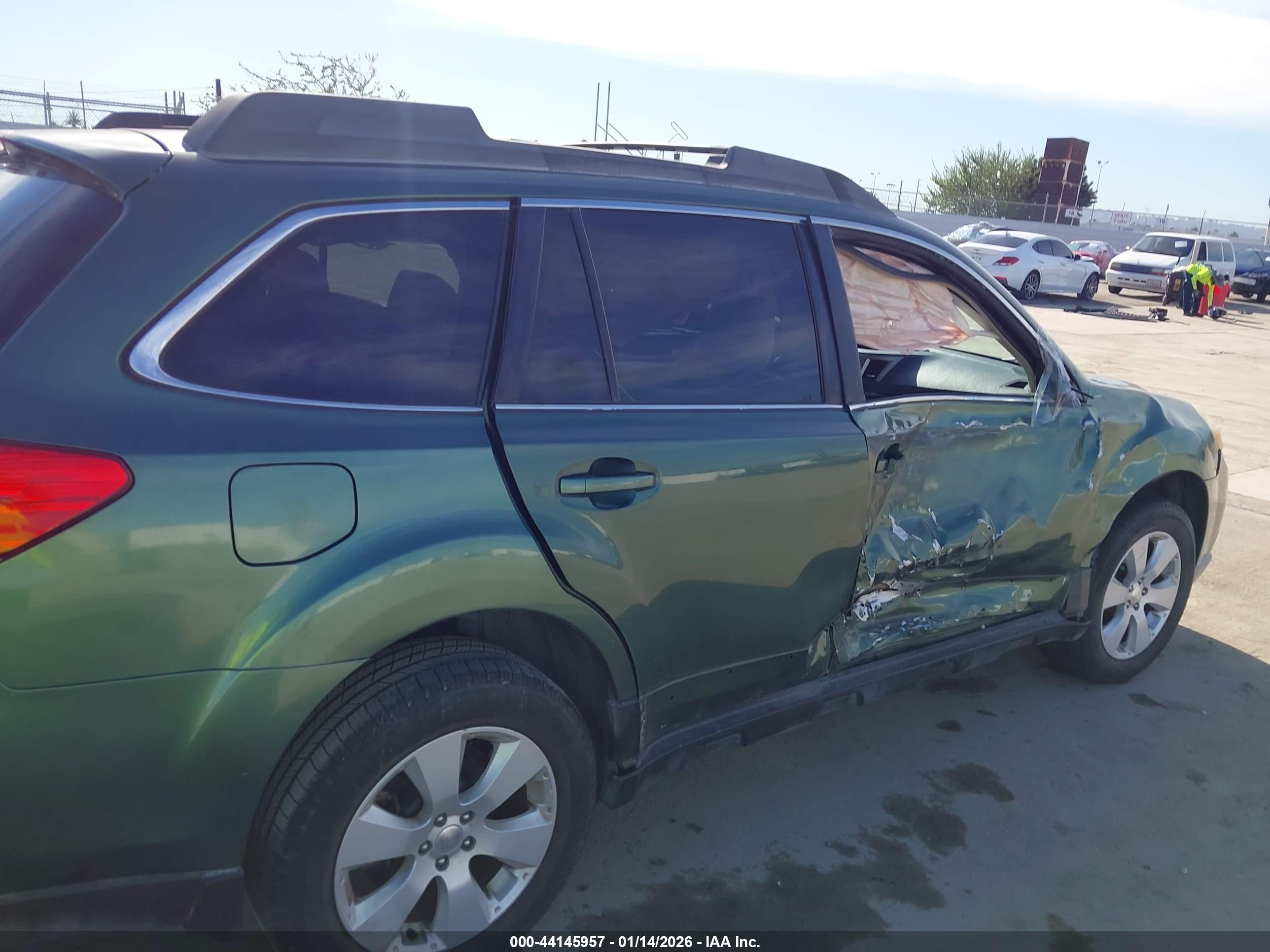 SUBARU OUTBACK image 6
