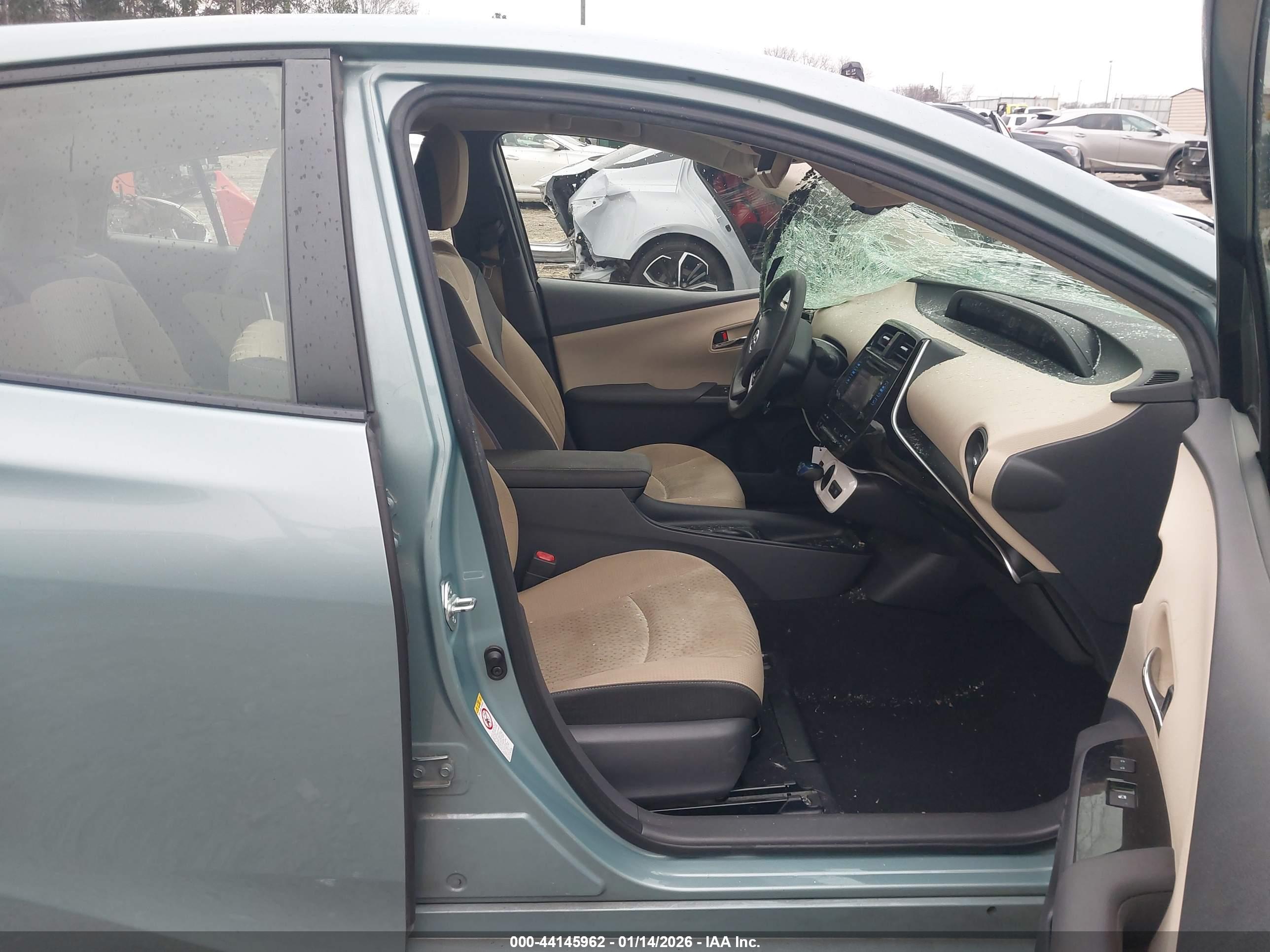 TOYOTA PRIUS image 5