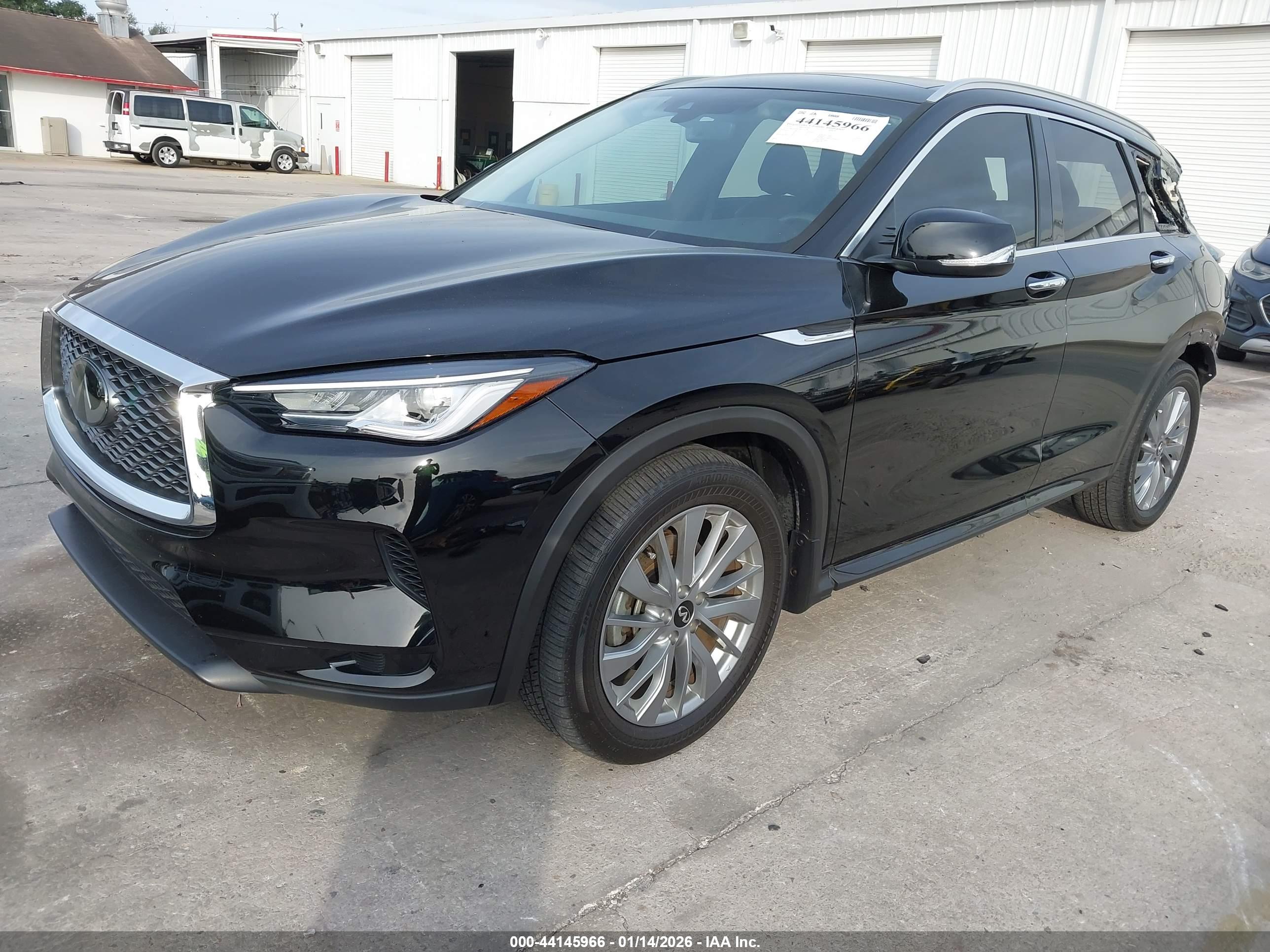 INFINITI QX50 image 2