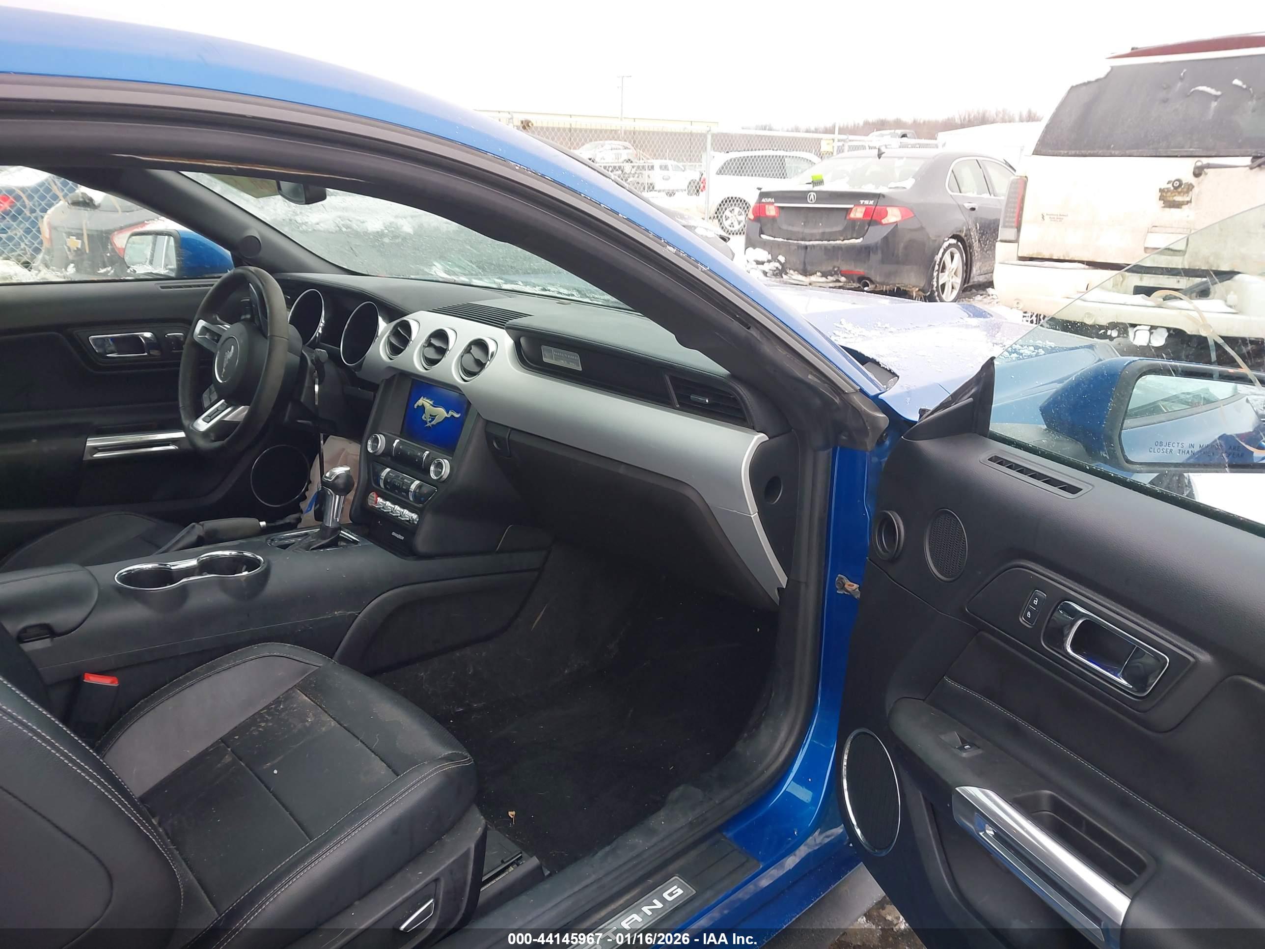 FORD MUSTANG image 5