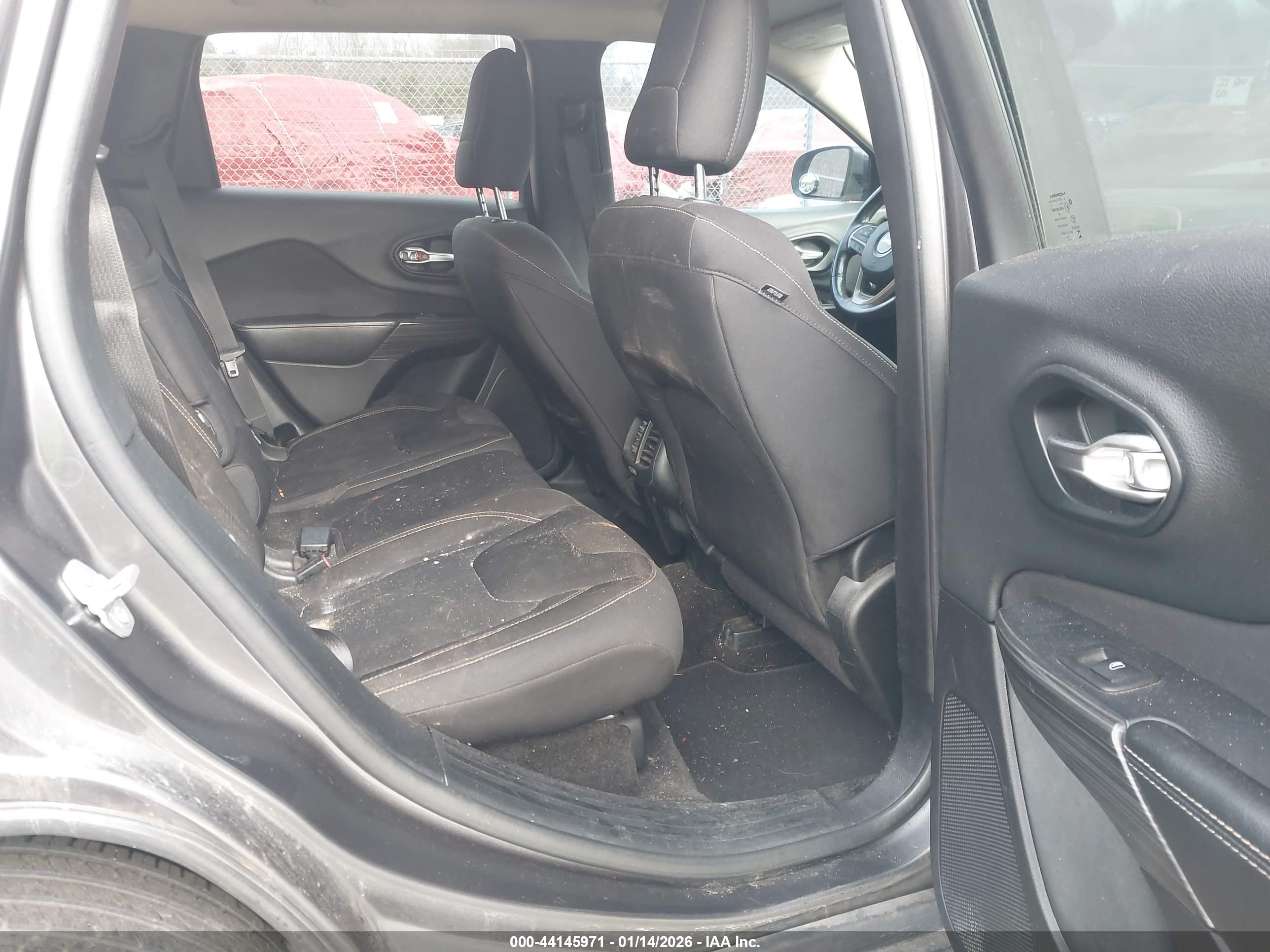 JEEP CHEROKEE image 8