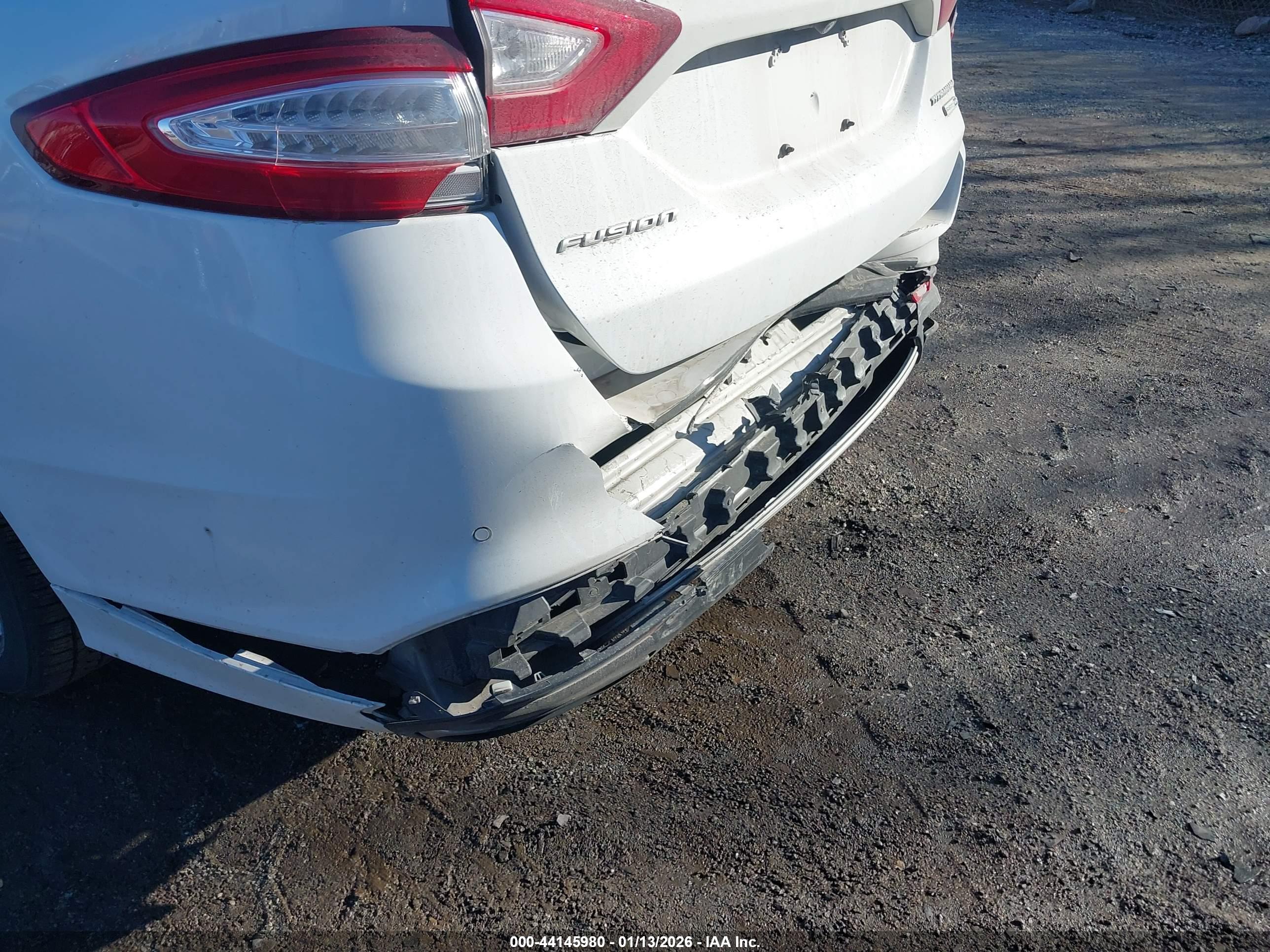 FORD FUSION image 6