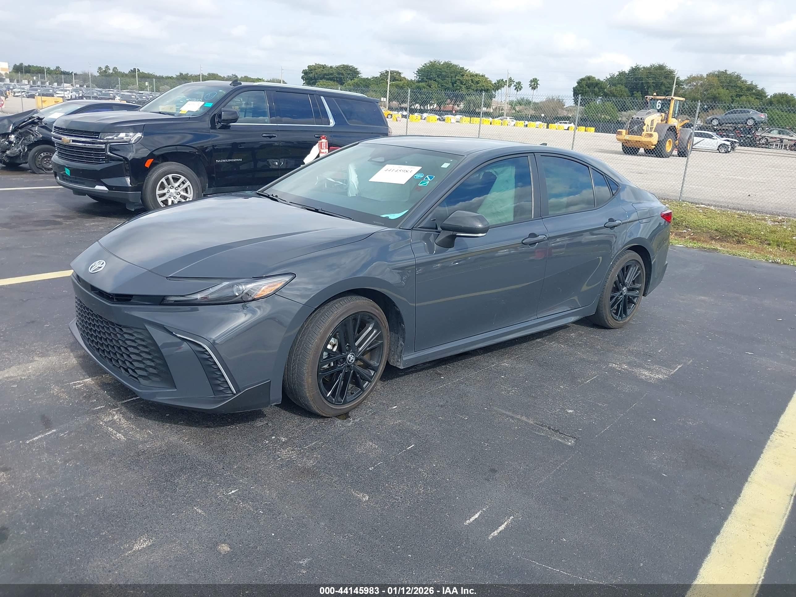 TOYOTA CAMRY image 2