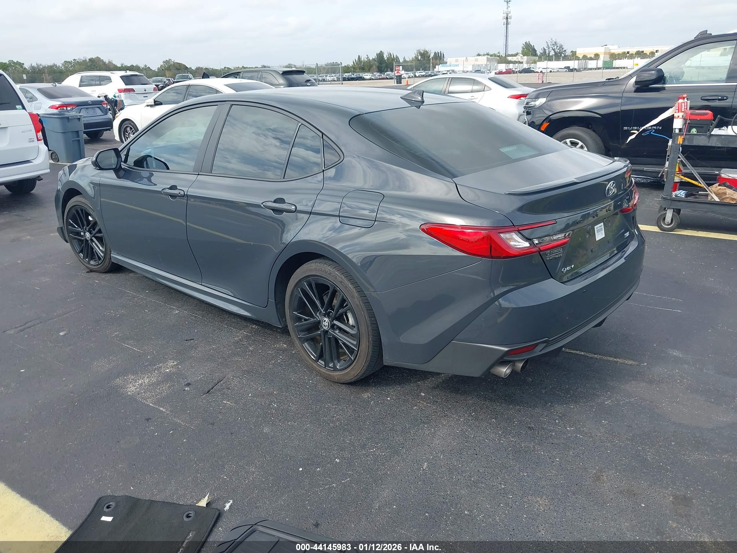 TOYOTA CAMRY image 3