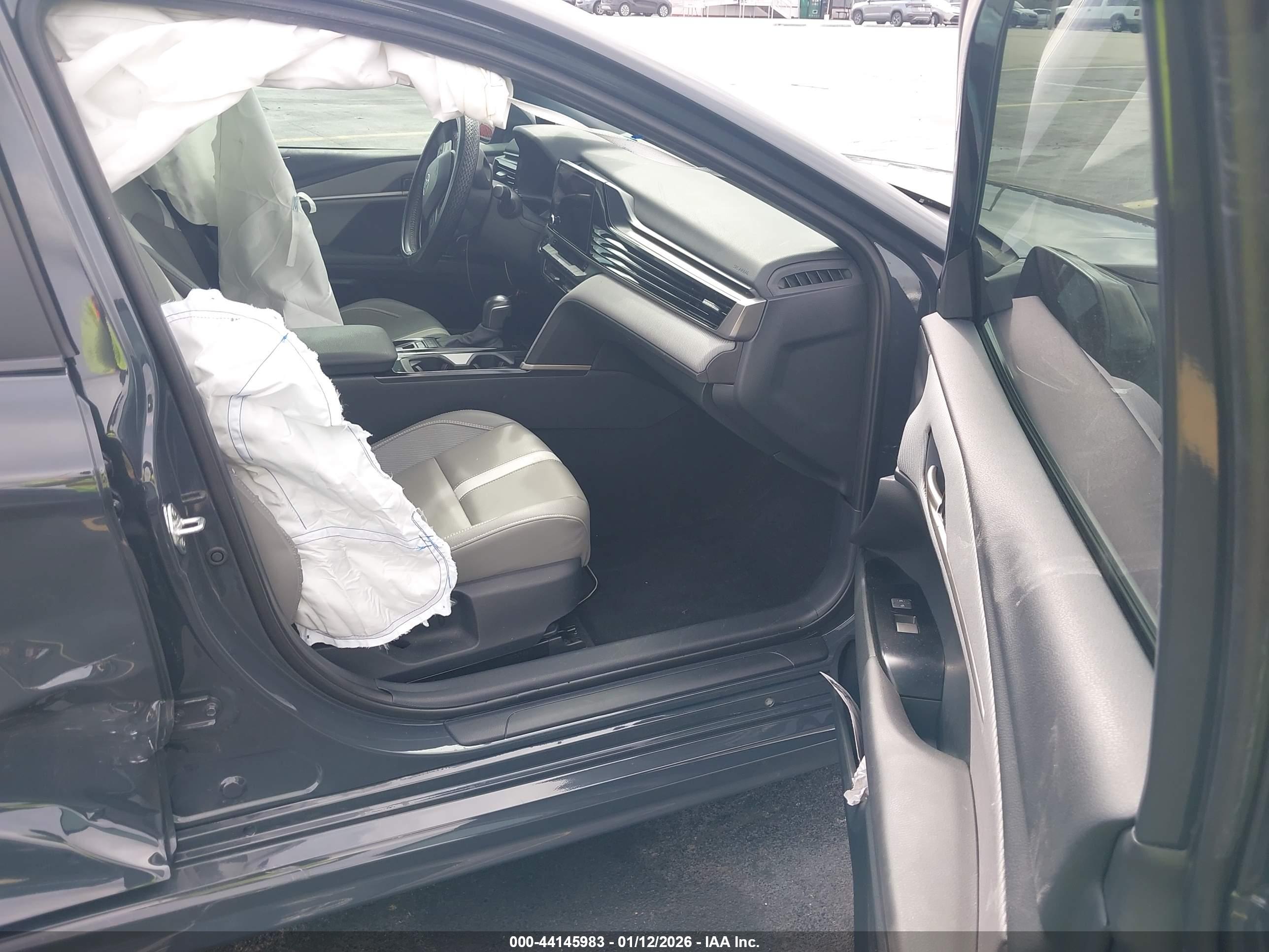 TOYOTA CAMRY image 5