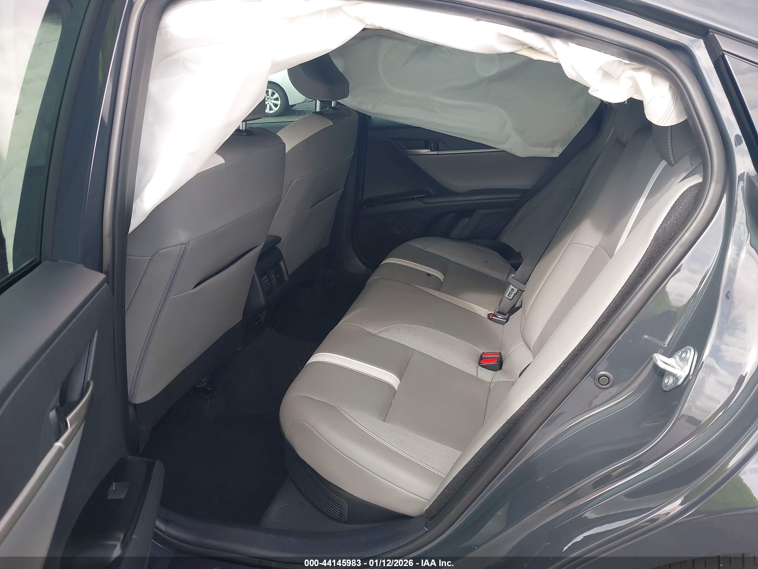 TOYOTA CAMRY image 8