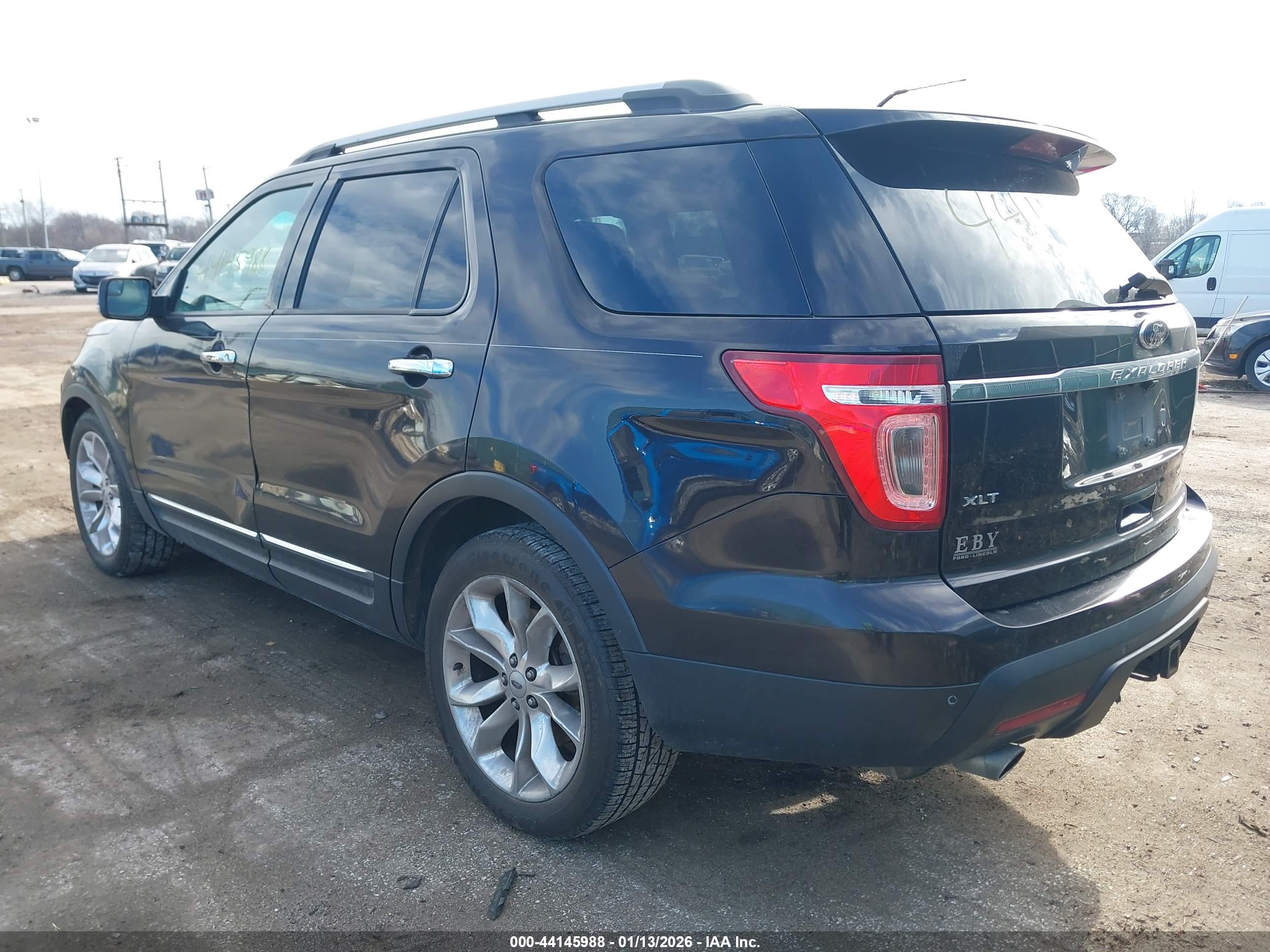 FORD EXPLORER image 3