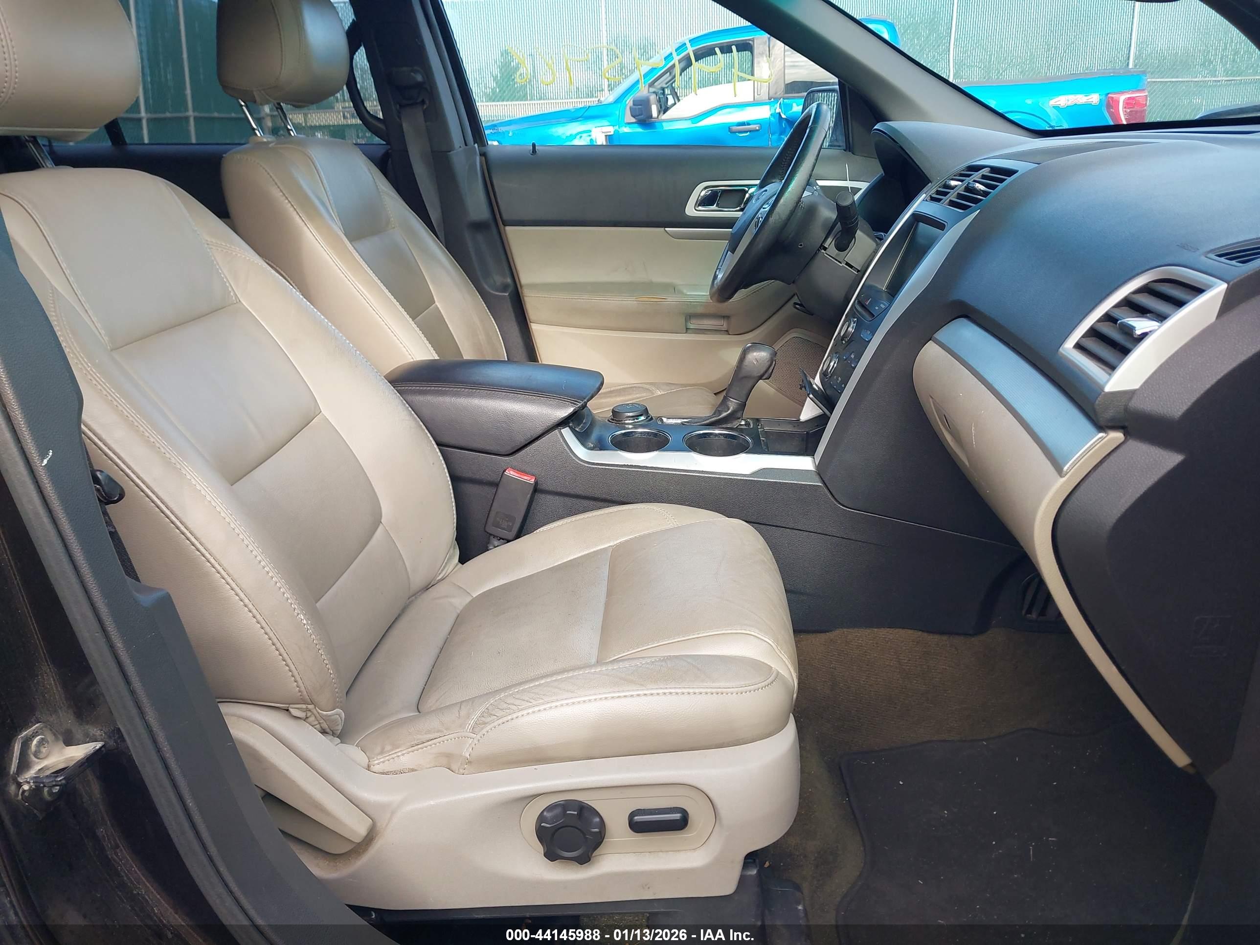 FORD EXPLORER image 5