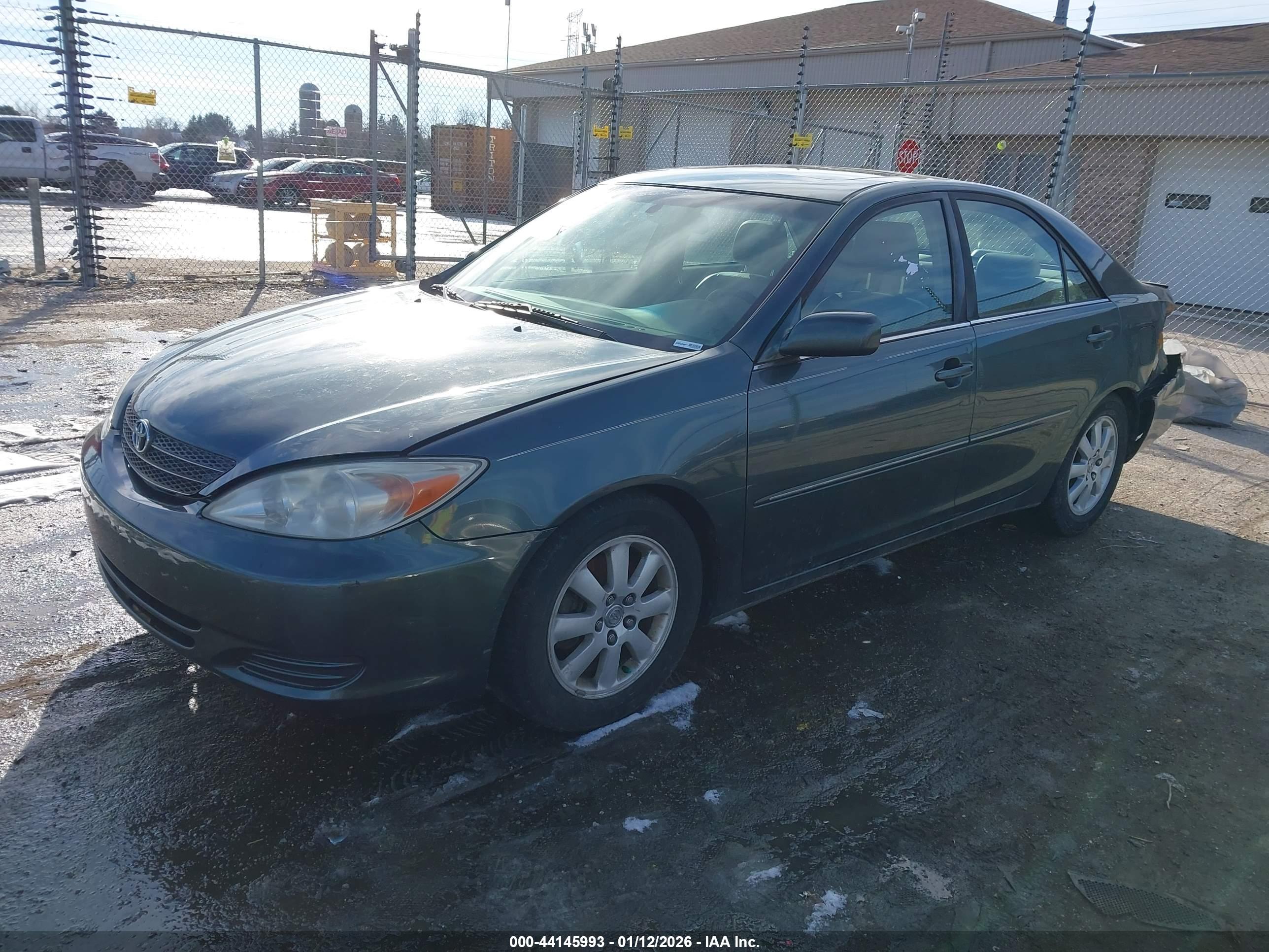 TOYOTA CAMRY image 2