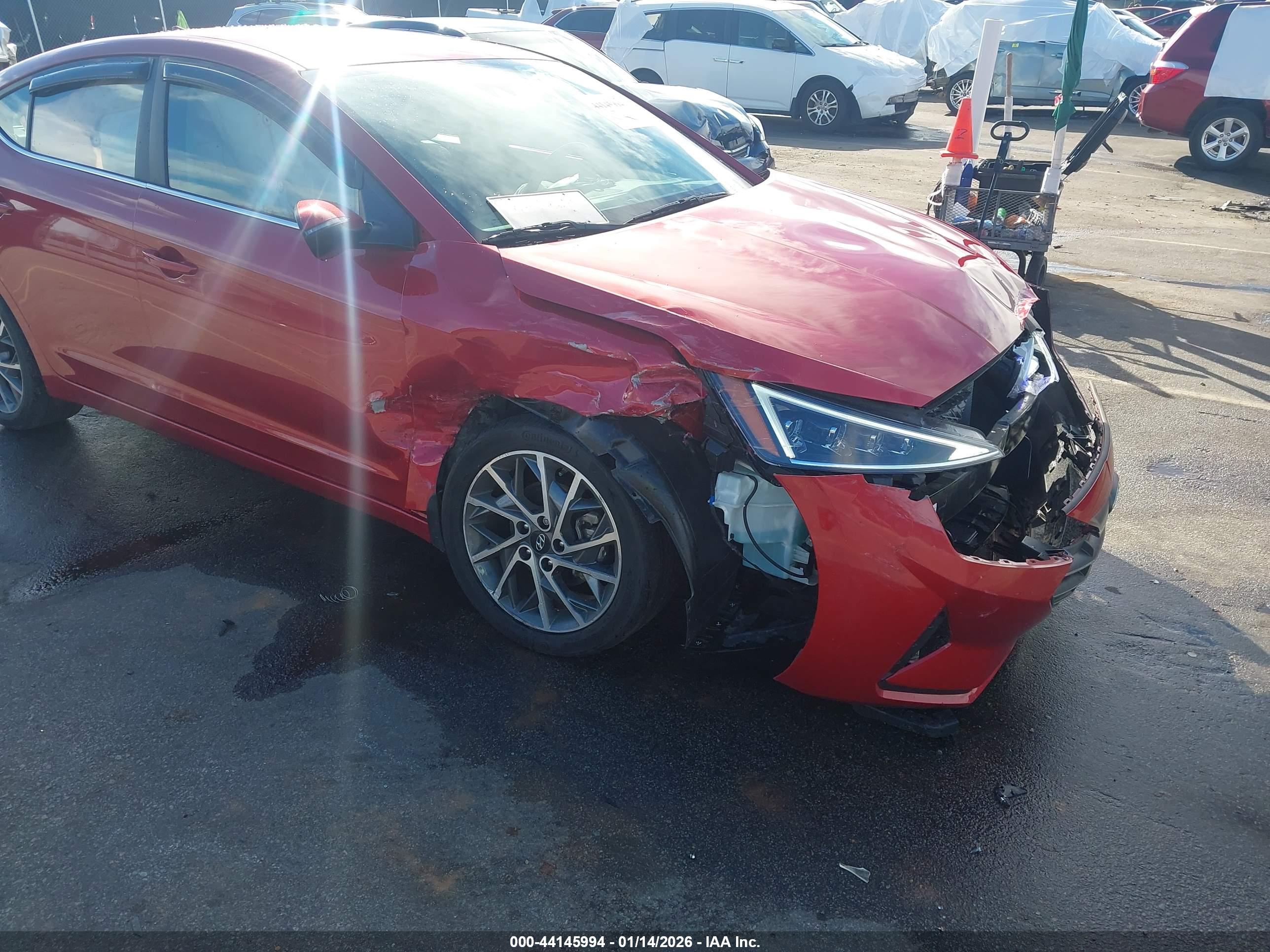 HYUNDAI ELANTRA image 6