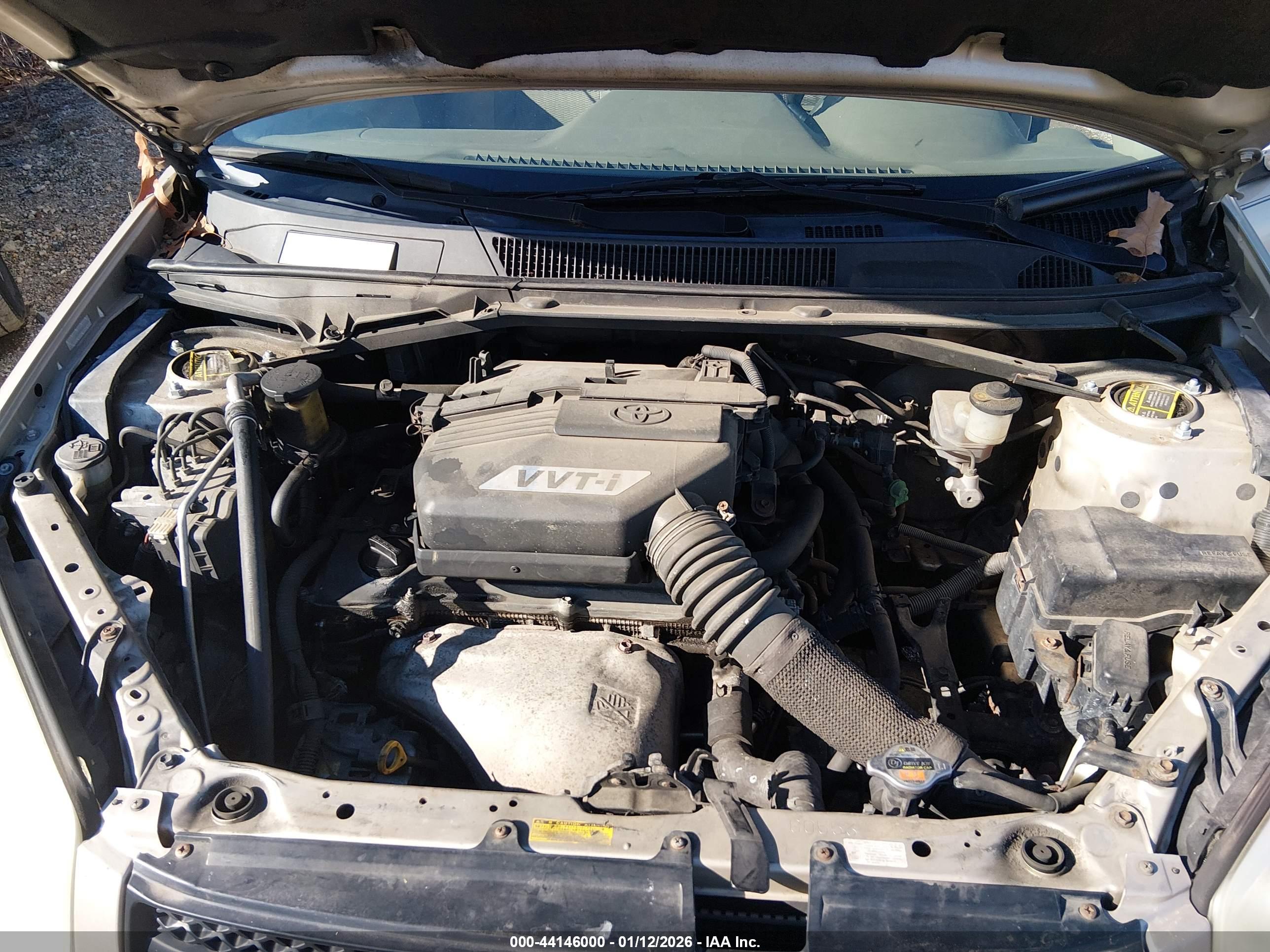 TOYOTA RAV4 image 10