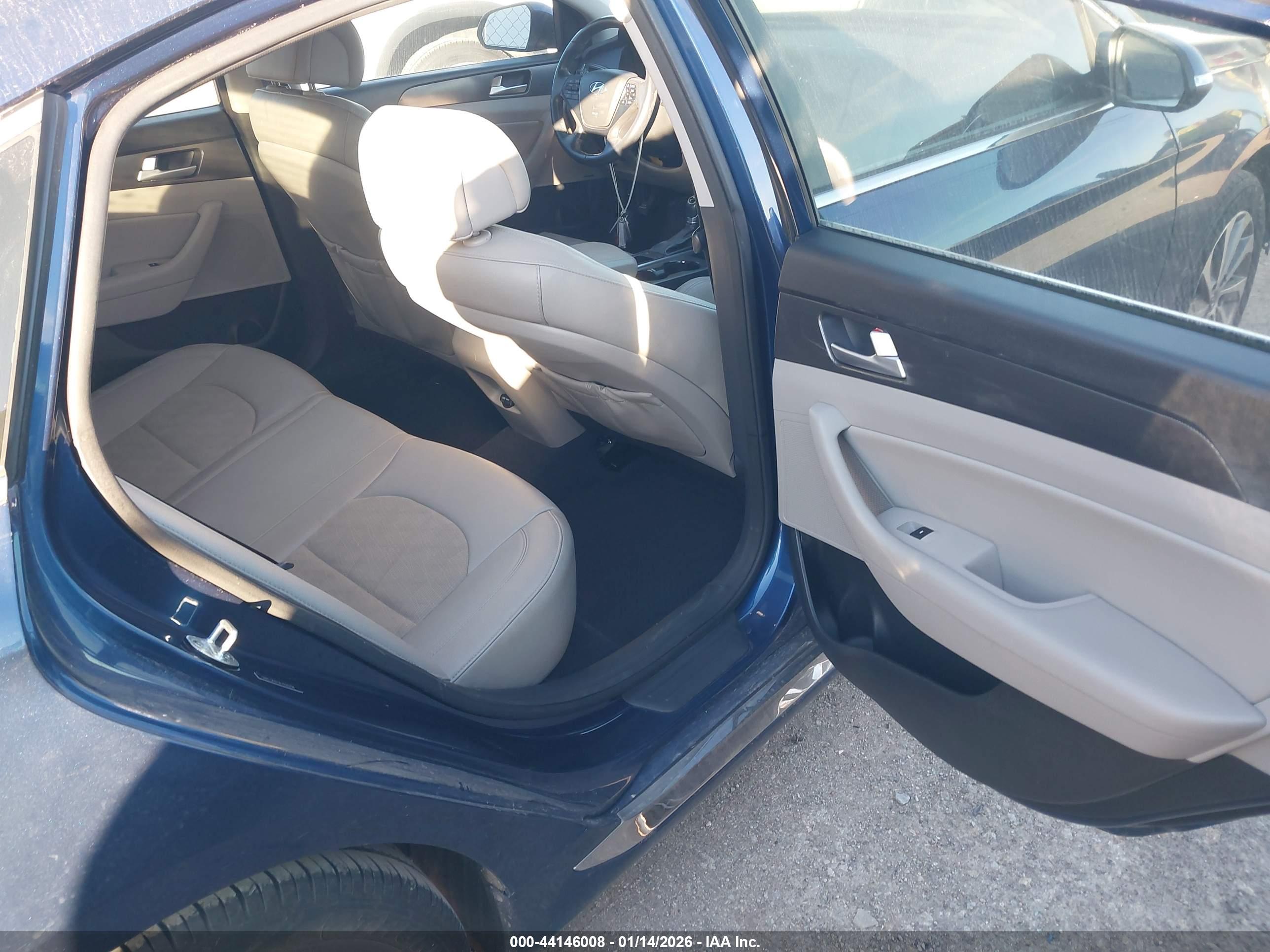HYUNDAI SONATA image 8