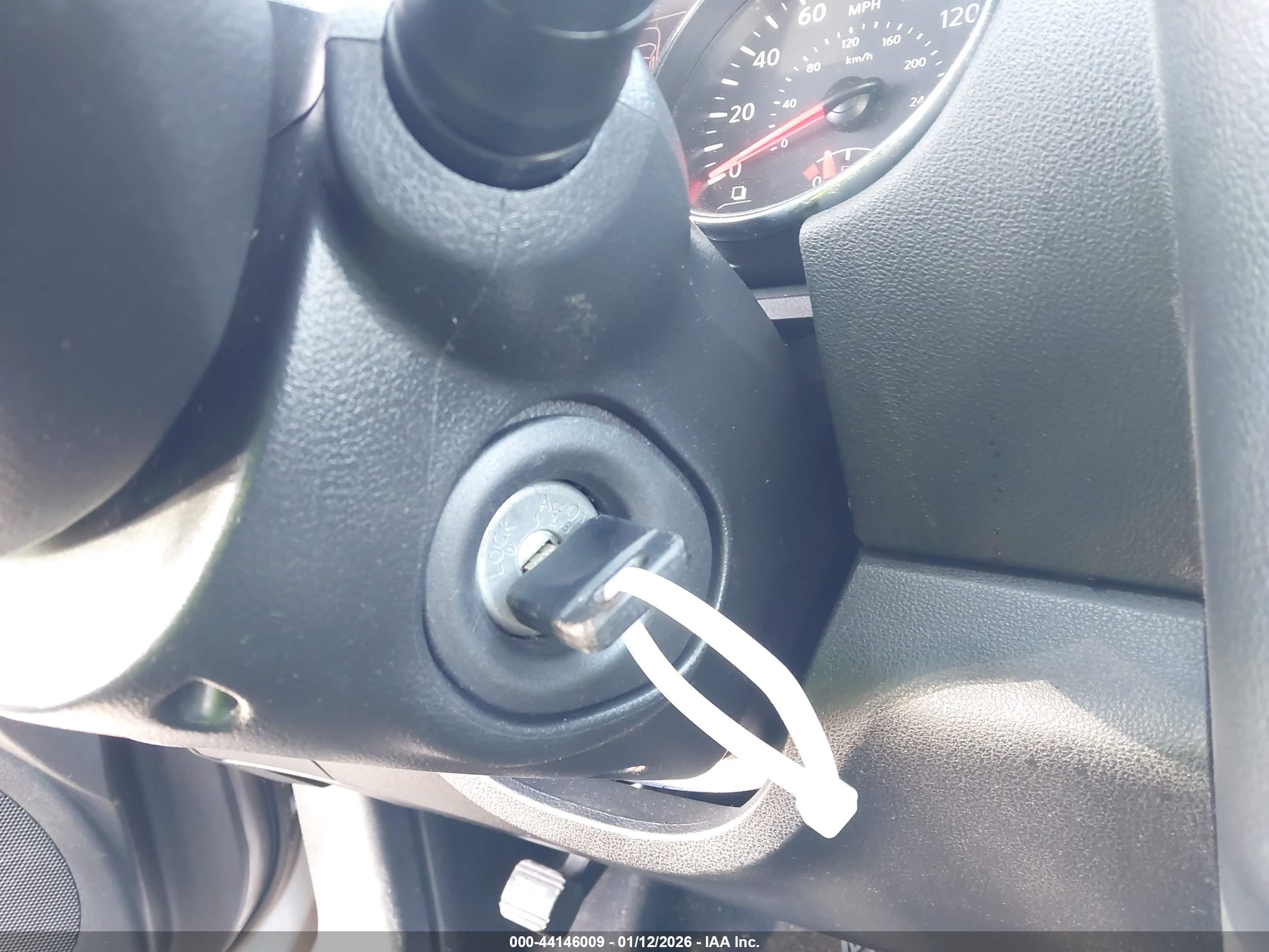 NISSAN ROGUE image 11