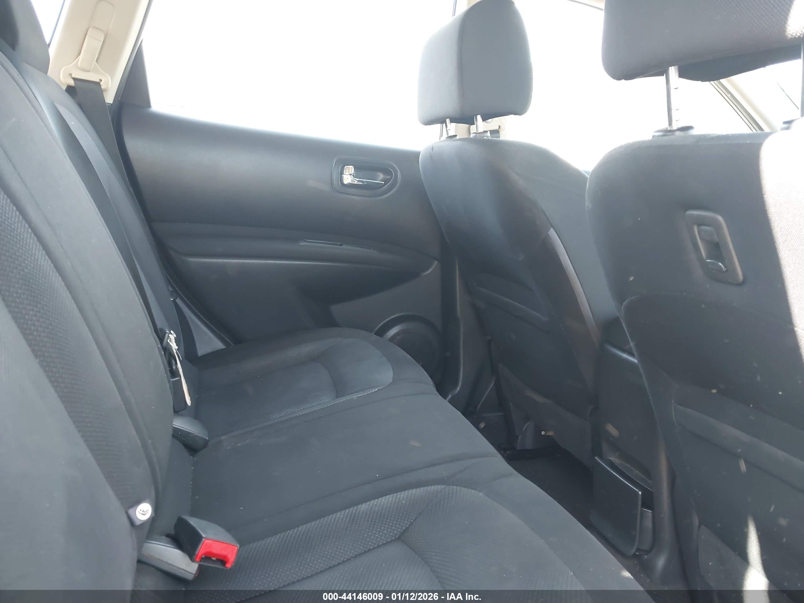 NISSAN ROGUE image 8