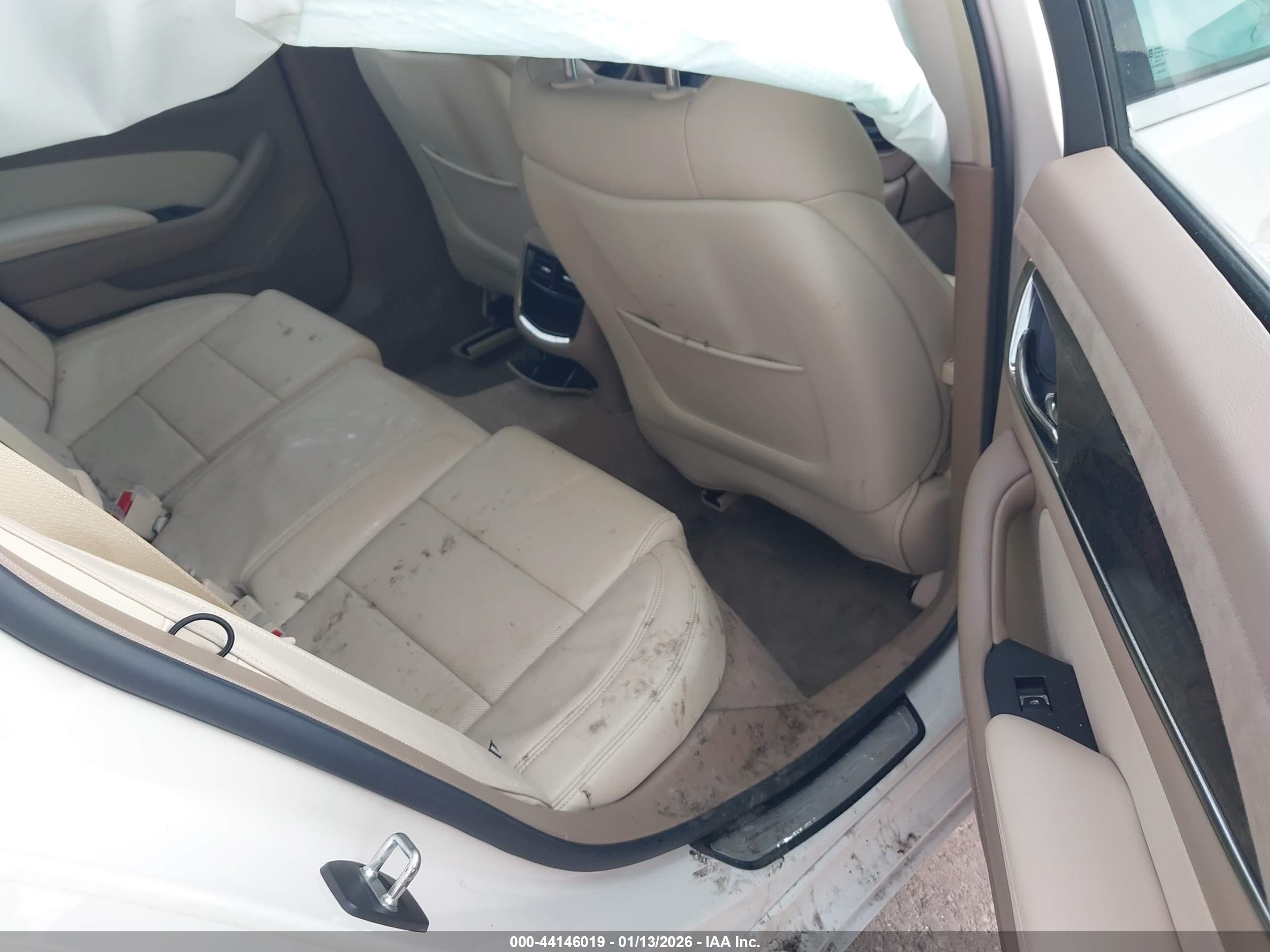 CADILLAC CTS image 8