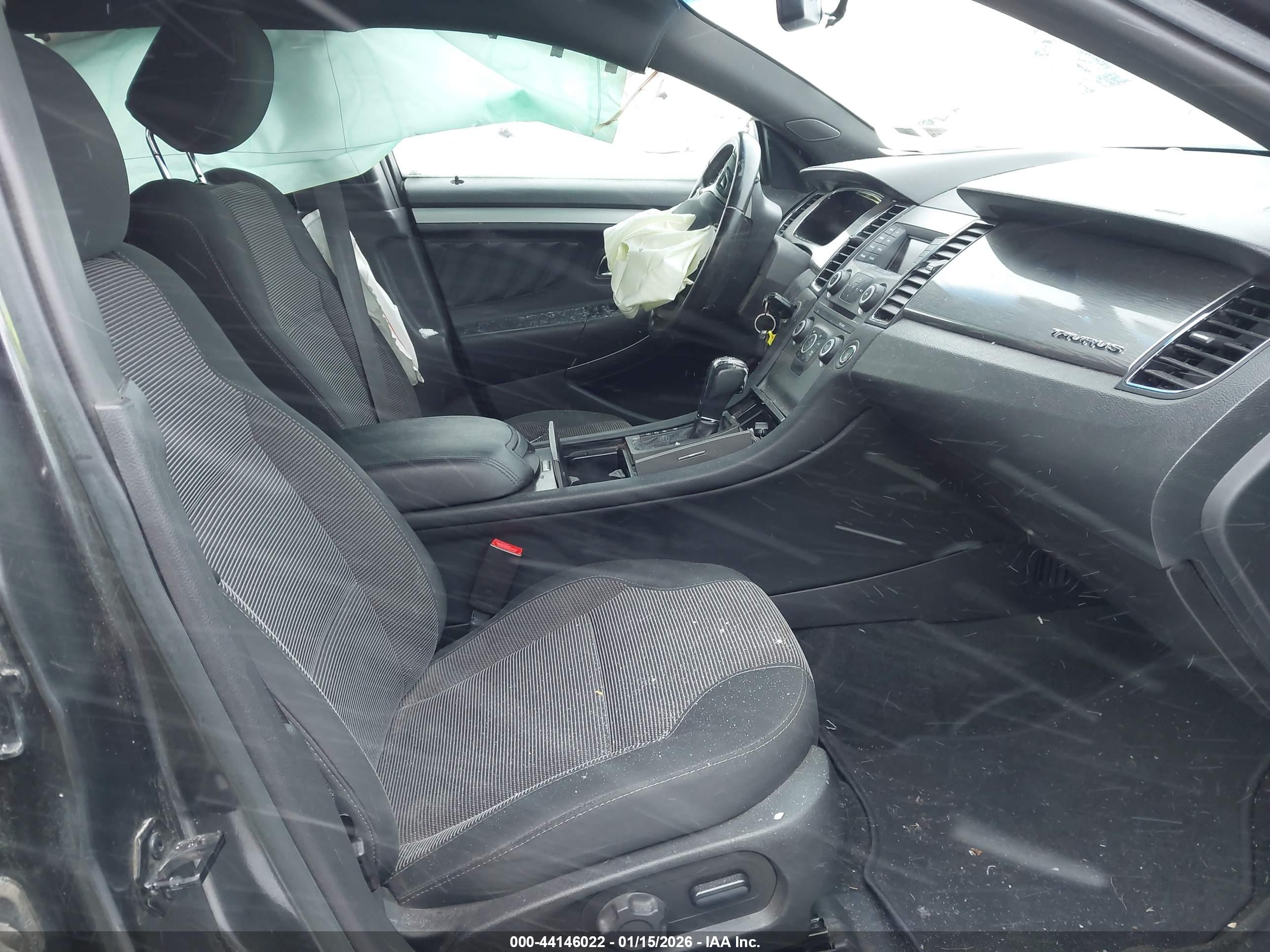 FORD TAURUS image 5